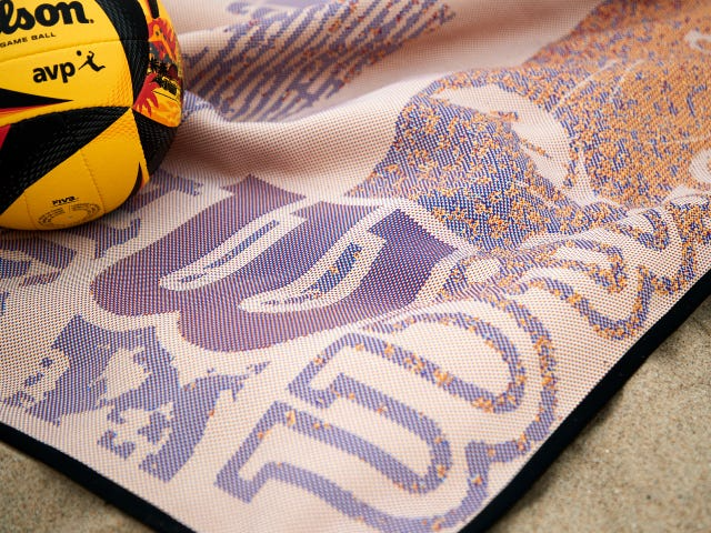 Design and tehcnical multicolor translation of the Wilson blanket design into double jersey knit