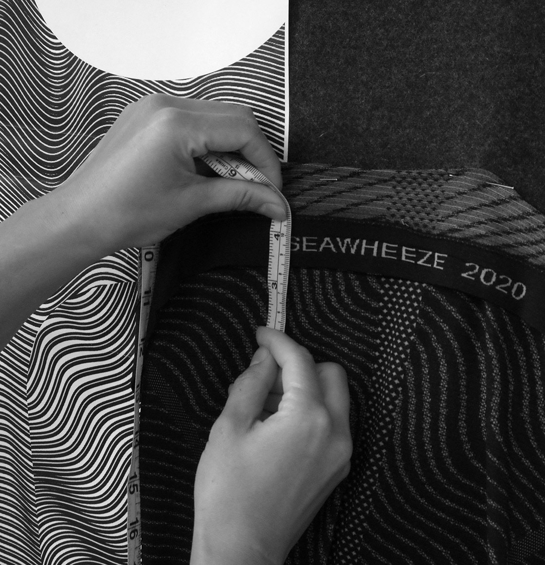 Seawheeze Half Marathon 2020 Seamless artwork: Illusion - measuring graphic on inside seam