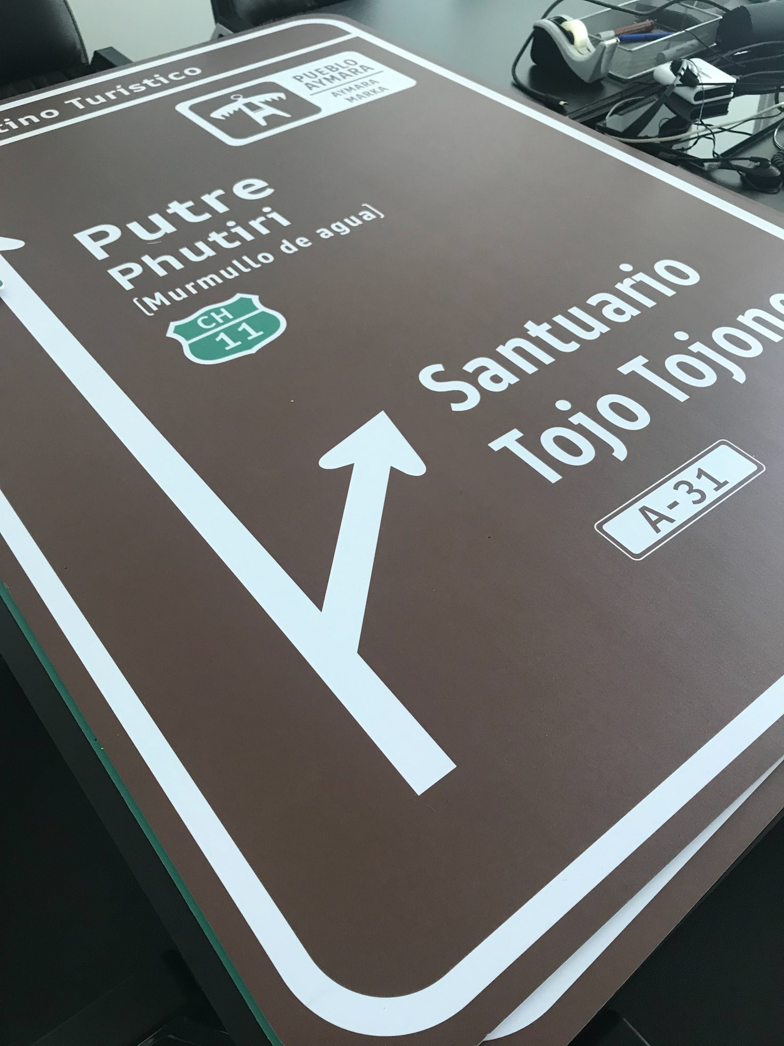 Señaletica vial turística Bilingue con pertinencia indígena