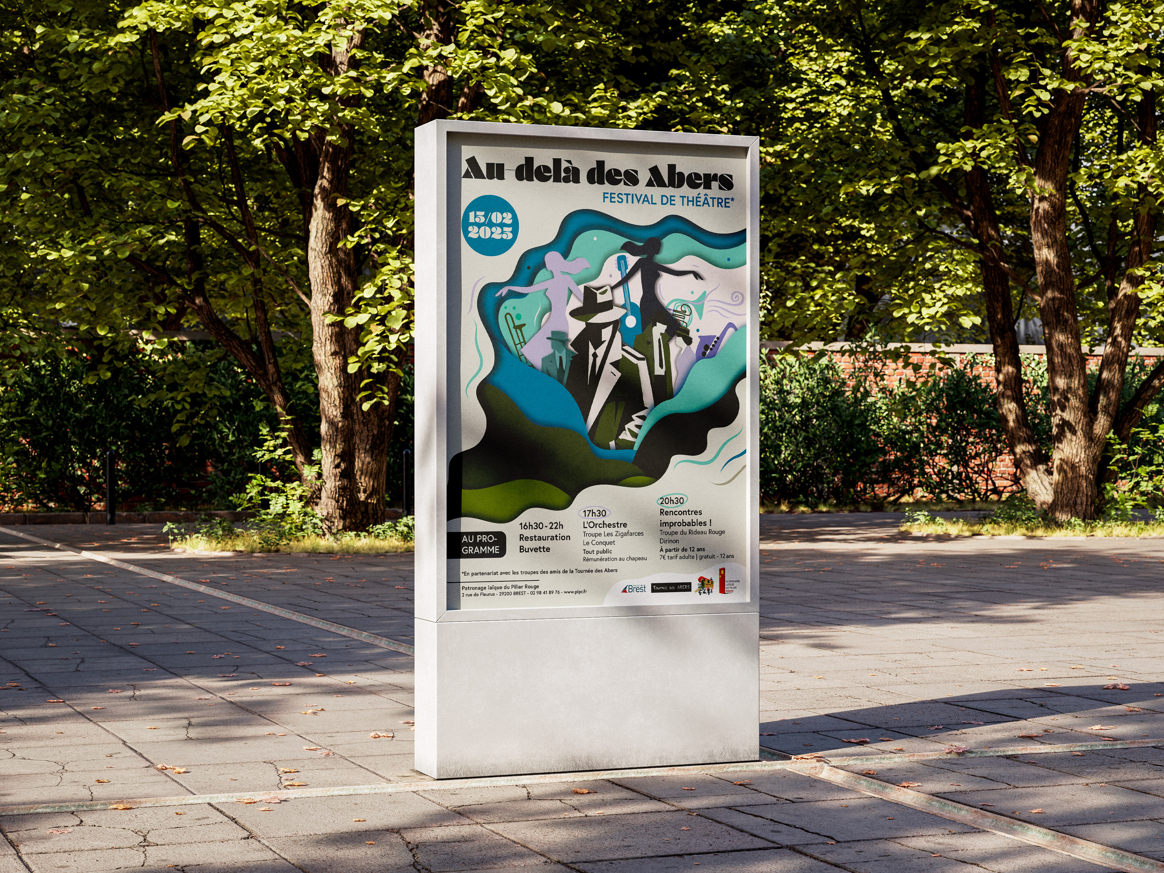 Affiche du festival "Au delà des Abers" dans un panneau publicitaire