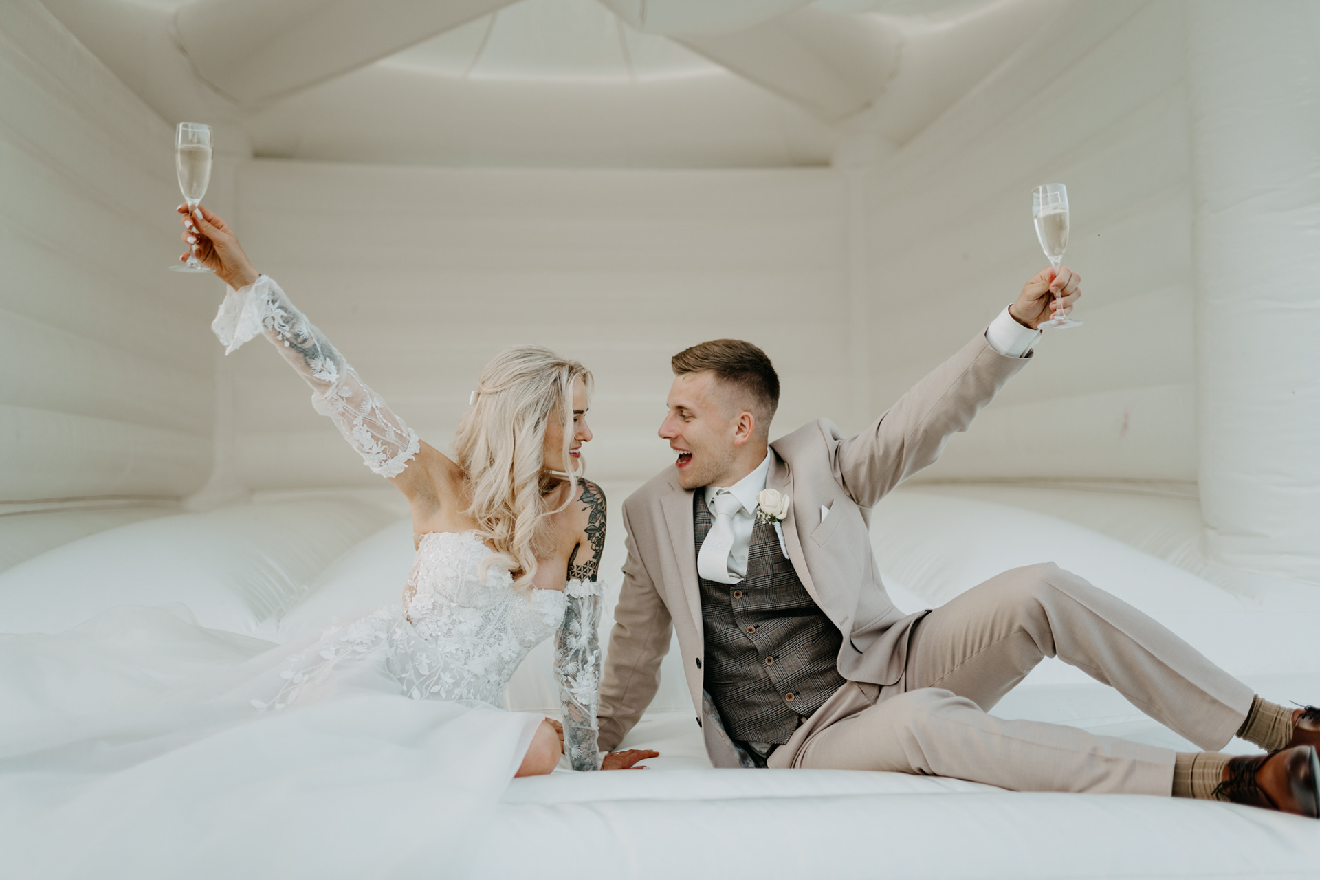 svatba Prachárna, svatba Olomouc, svatební fotografka Olomouc, fotografka Přerov, fotografka Zlín, fotografka Kroměříž, fotografka Brno, fotografka Ostrava, Fotografka uherské hradiště, veronika amber