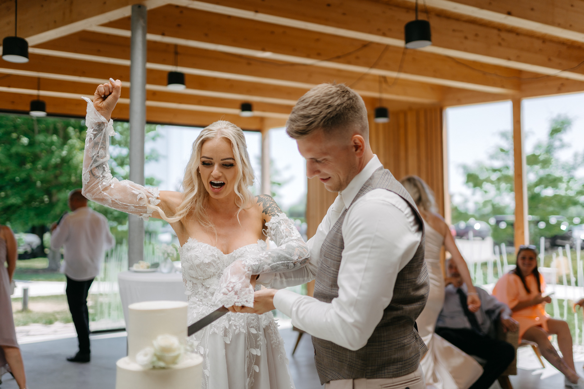 svatba Prachárna, svatba Olomouc, svatební fotografka Olomouc, fotografka Přerov, fotografka Zlín, fotografka Kroměříž, fotografka Brno, fotografka Ostrava, Fotografka uherské hradiště, veronika amber