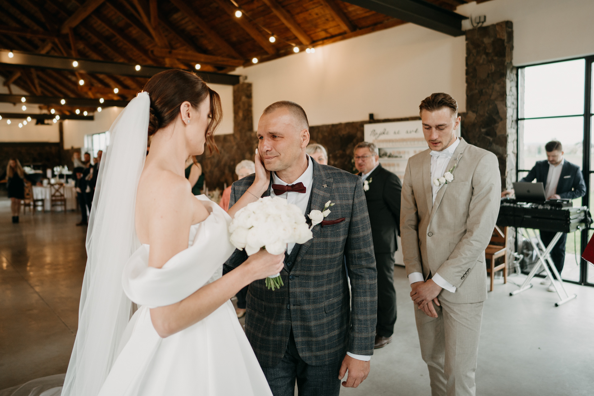 stodola prost, veronika amber fotografka, fotograf olomouc, amber olomouc, stodola svatba, svatebni fotograf olomouc, svatební fotografka olomouc