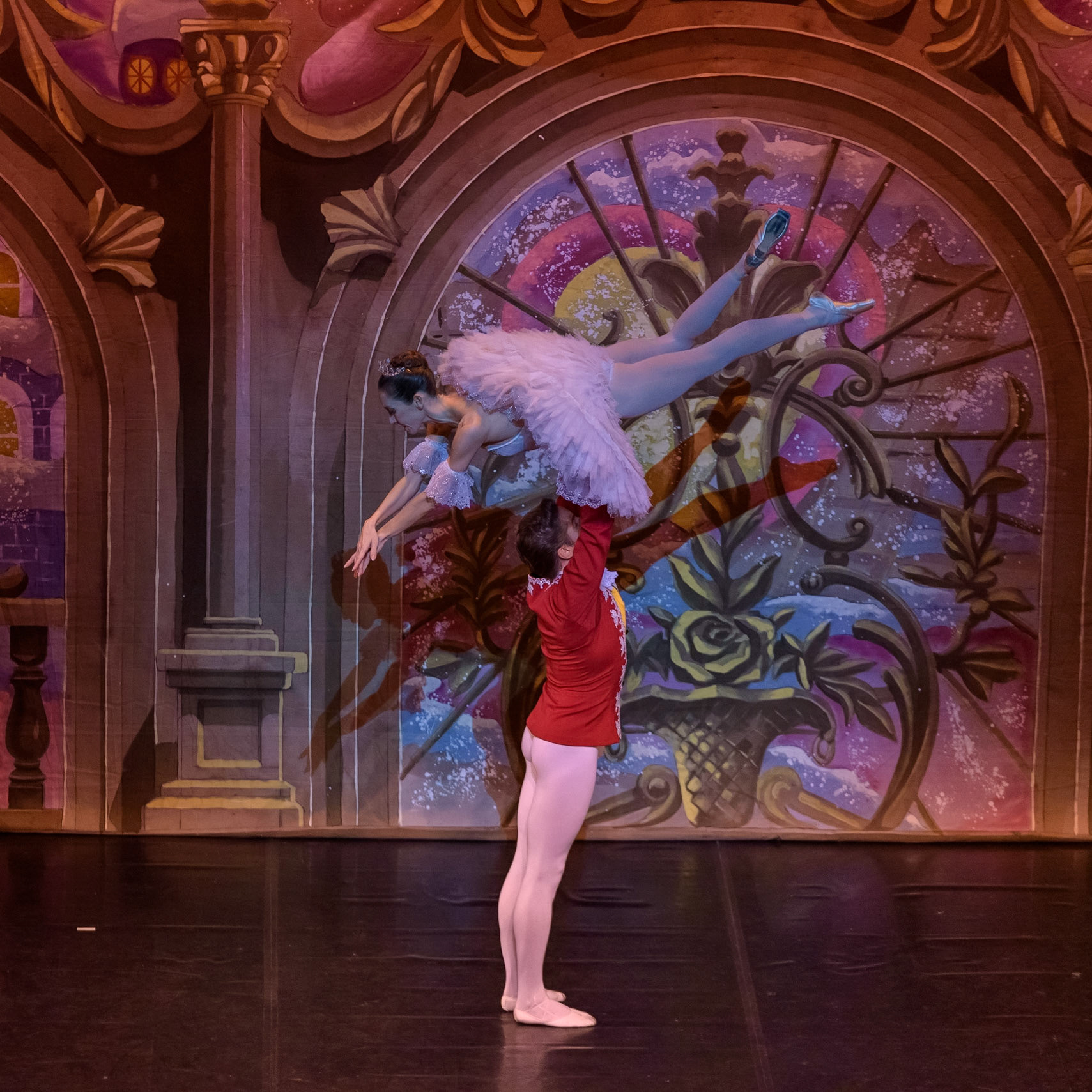 Bolshoi Ballet @bolshoi_theatre  performing "The Nutcracker" at @teatrenacional "Teatre Nacional de Catalunya"