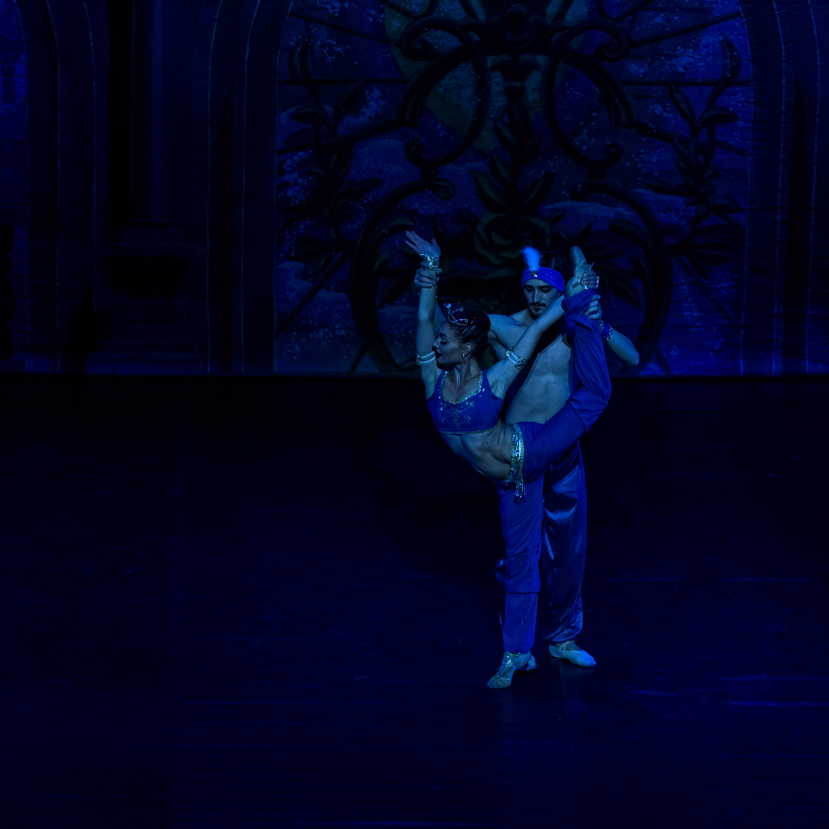 Bolshoi Ballet @bolshoi_theatre  performing "The Nutcracker" at @teatrenacional "Teatre Nacional de Catalunya"