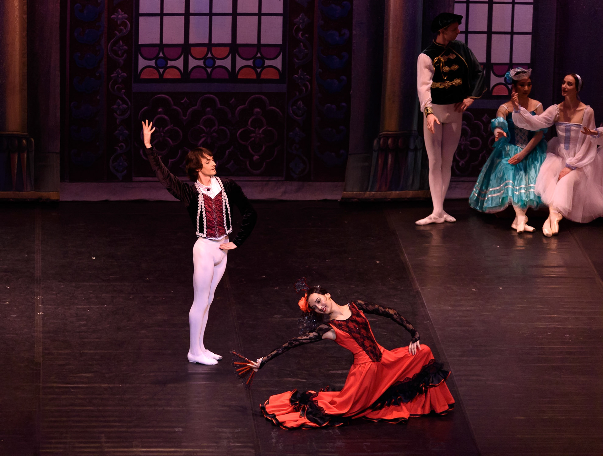 Bolshoi Ballet @bolshoi_theatre  performing "Swan Lake" at @teatrenacional "Teatre Nacional de Catalunya"