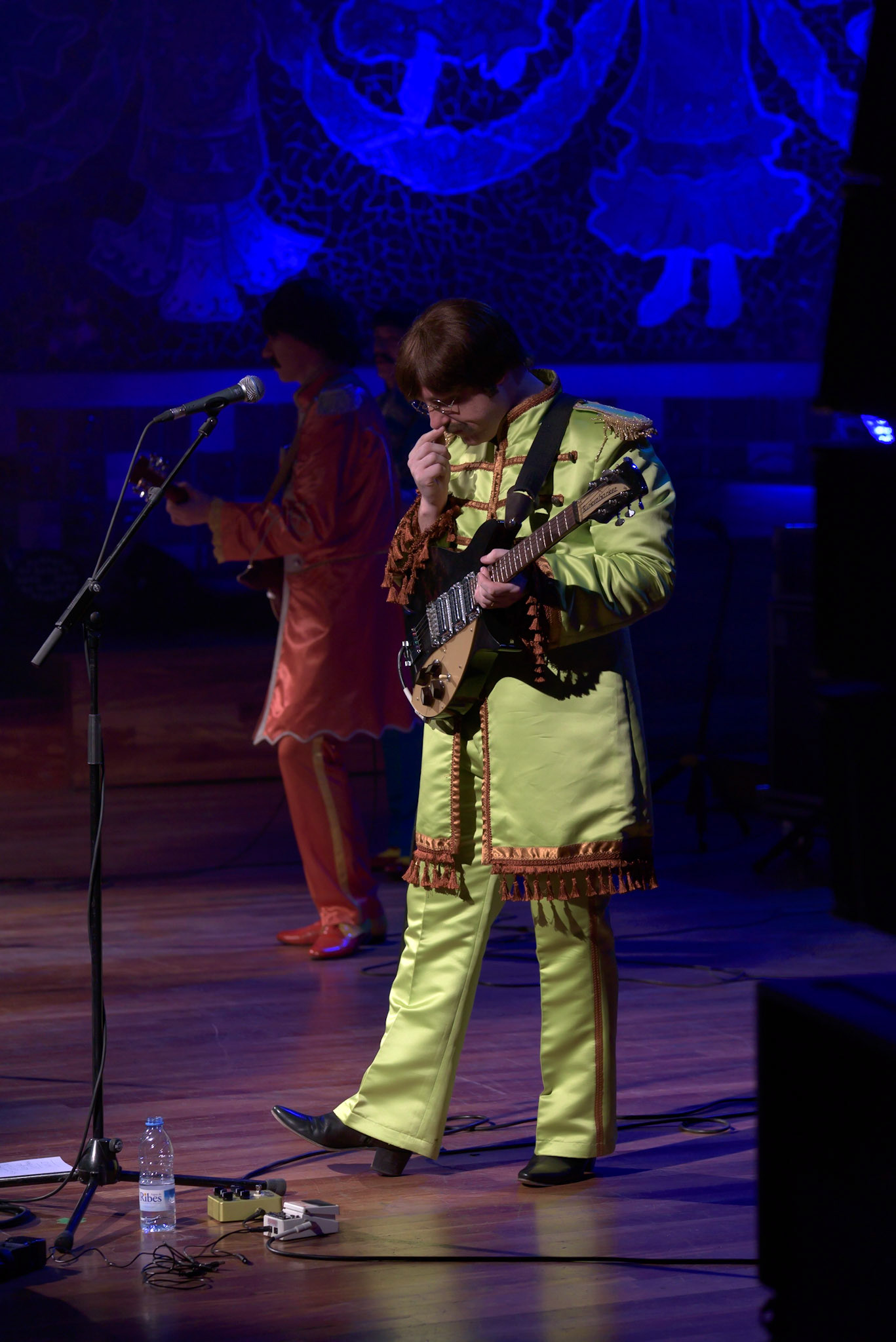 The Mersey Beatles @merseybeatles performing a tribute to “The Beatles” at @palaumusicacat