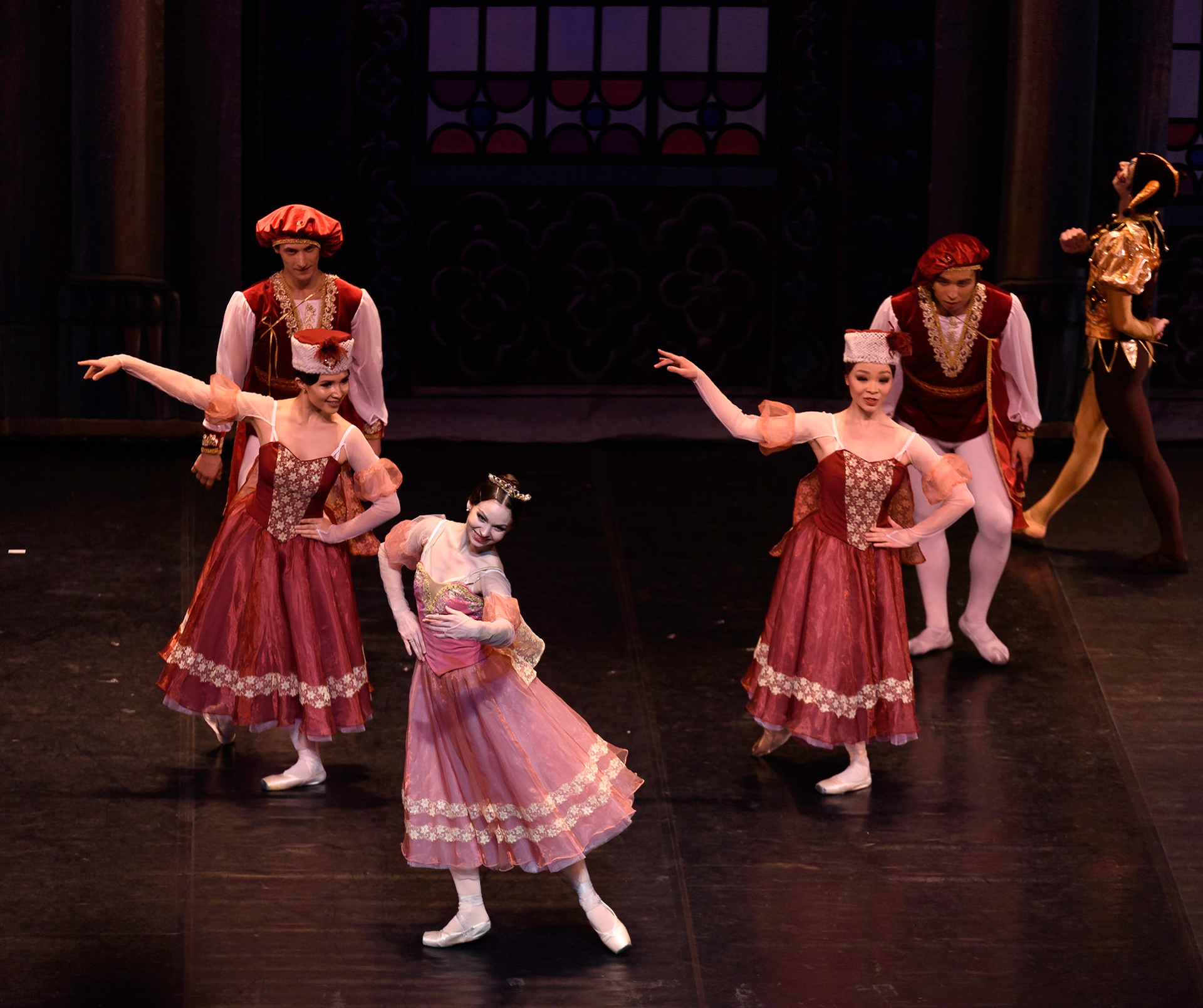 Bolshoi Ballet @bolshoi_theatre  performing "Swan Lake" at @teatrenacional "Teatre Nacional de Catalunya"