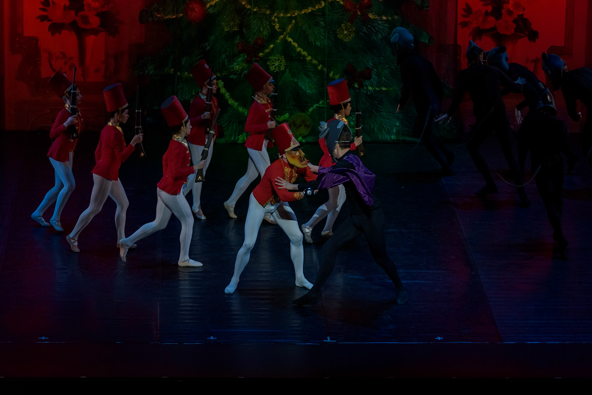 Bolshoi Ballet @bolshoi_theatre  performing "The Nutcracker" at @teatrenacional "Teatre Nacional de Catalunya"