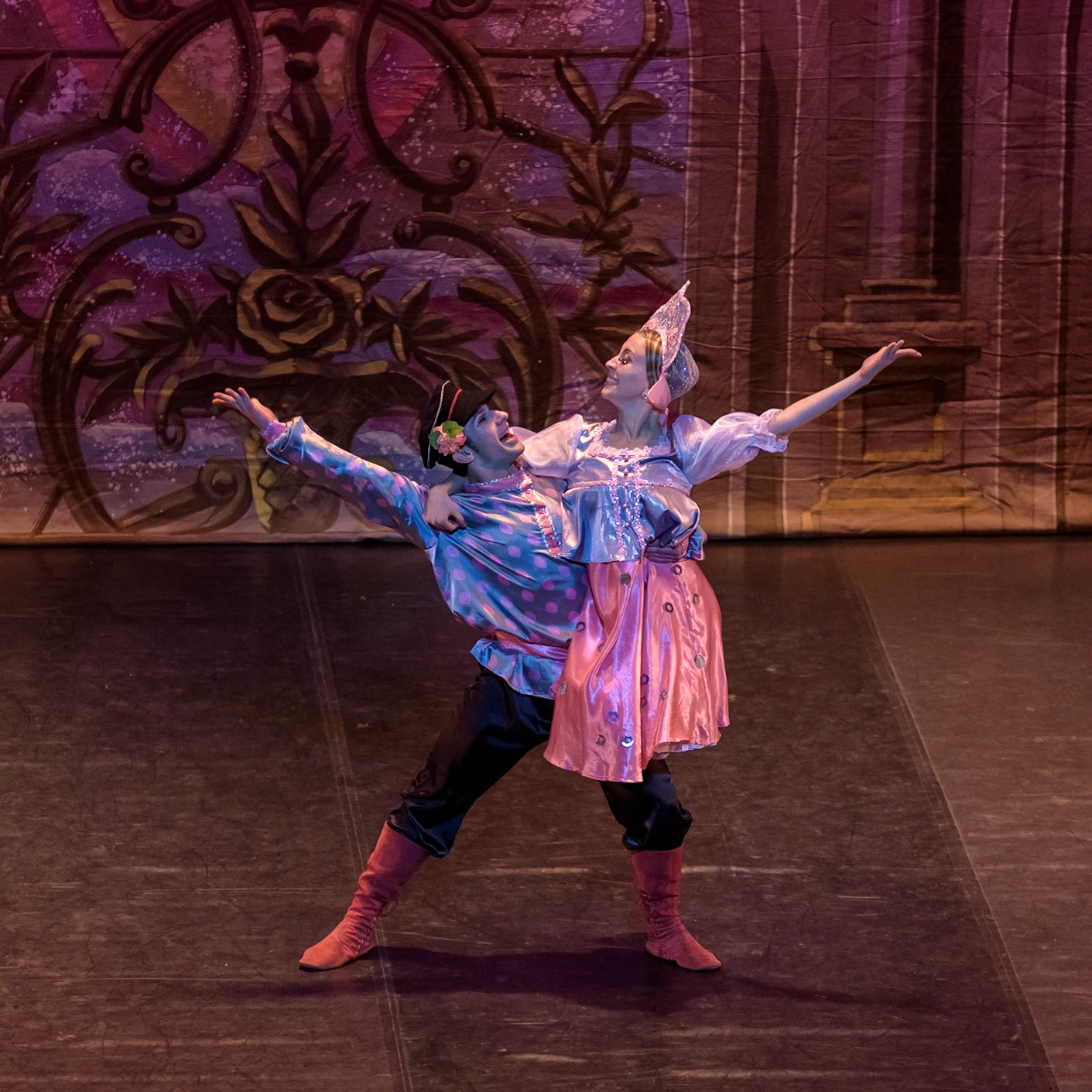 Bolshoi Ballet @bolshoi_theatre  performing "The Nutcracker" at @teatrenacional "Teatre Nacional de Catalunya"