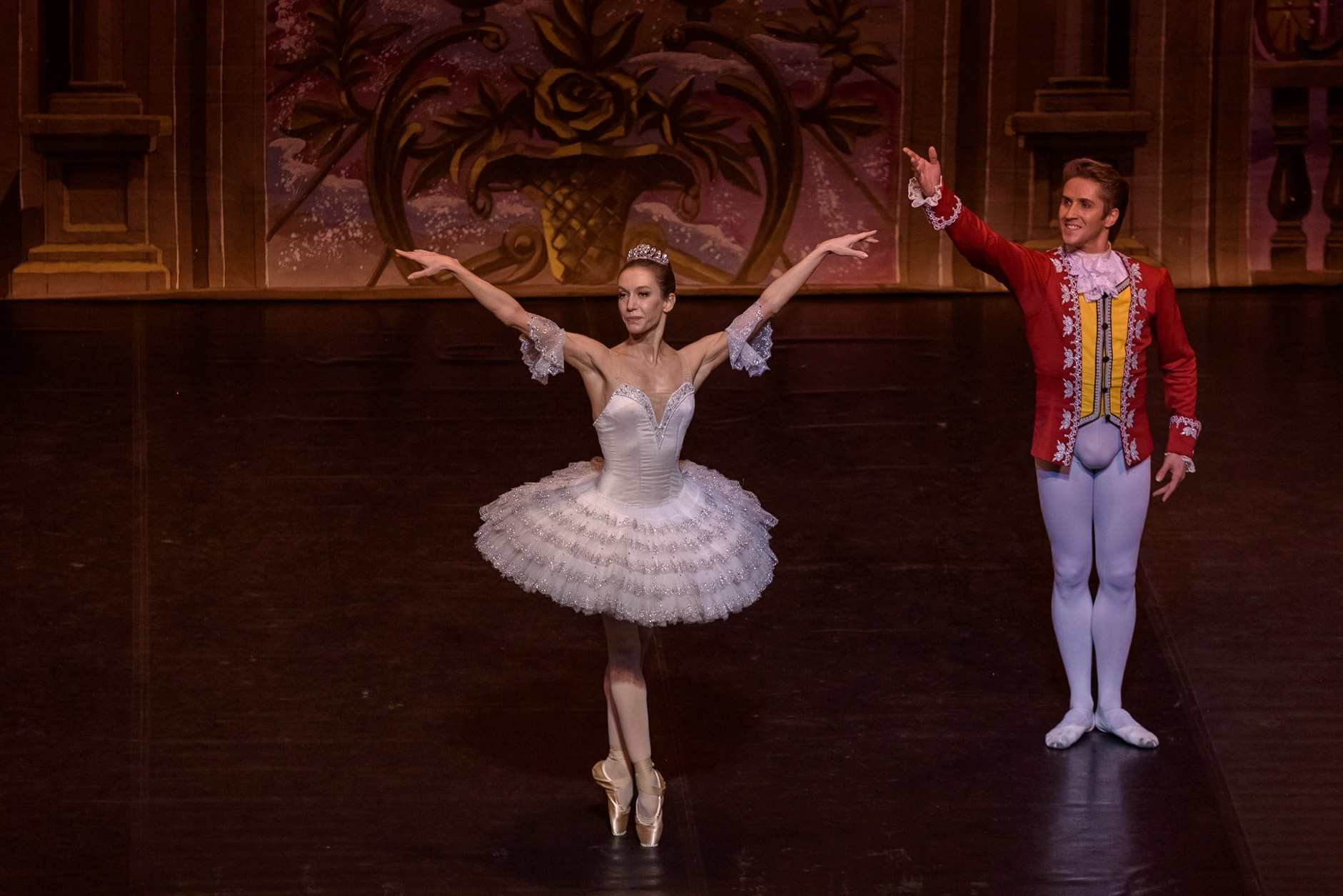Bolshoi Ballet @bolshoi_theatre  performing "The Nutcracker" at @teatrenacional "Teatre Nacional de Catalunya"