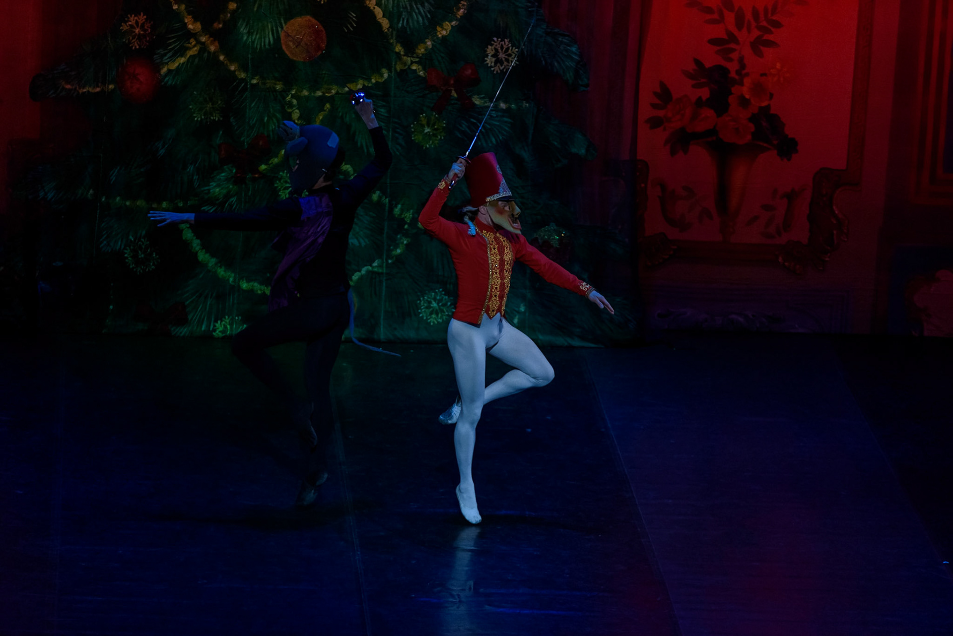 Bolshoi Ballet @bolshoi_theatre  performing "The Nutcracker" at @teatrenacional "Teatre Nacional de Catalunya"