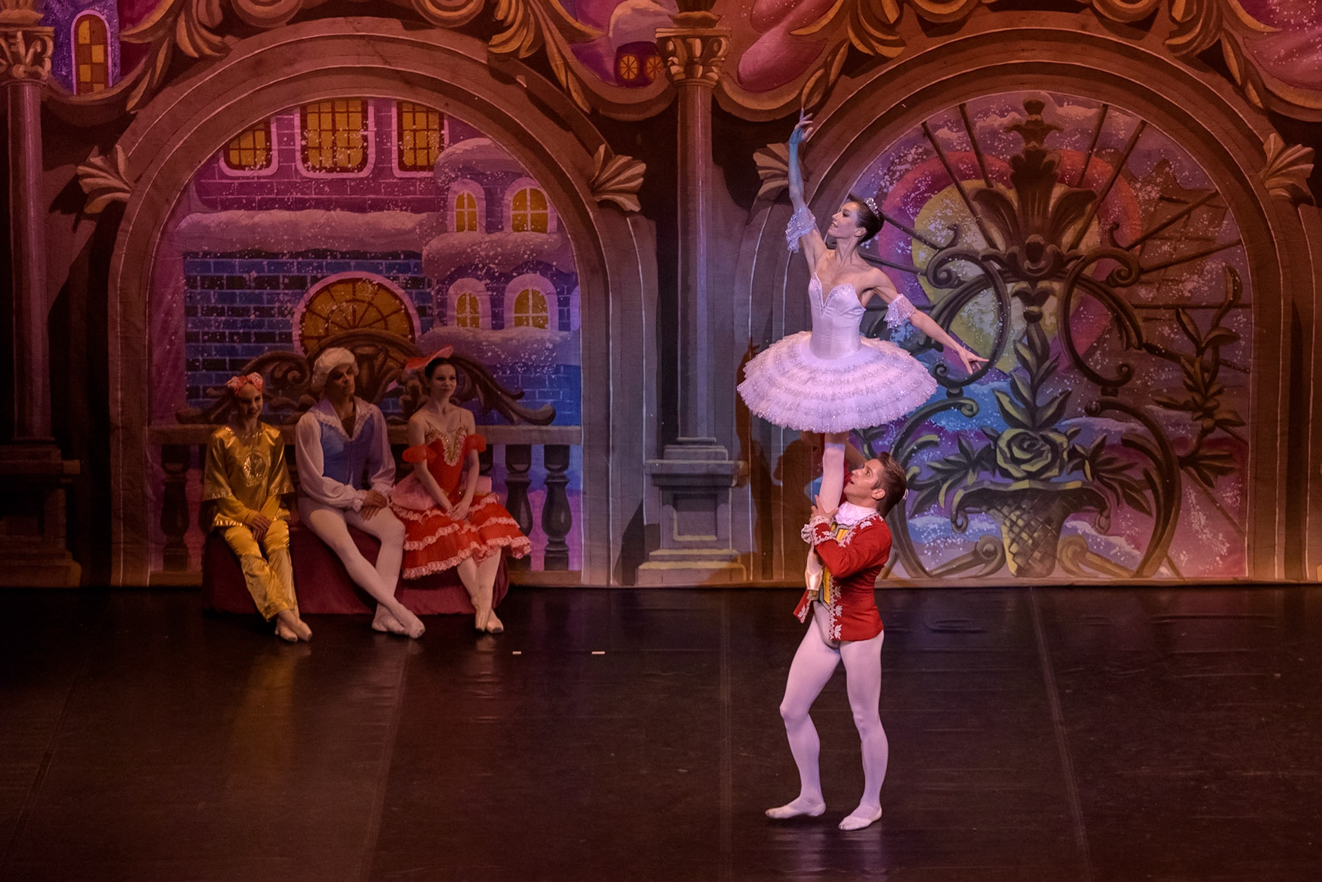 Bolshoi Ballet @bolshoi_theatre  performing "The Nutcracker" at @teatrenacional "Teatre Nacional de Catalunya"