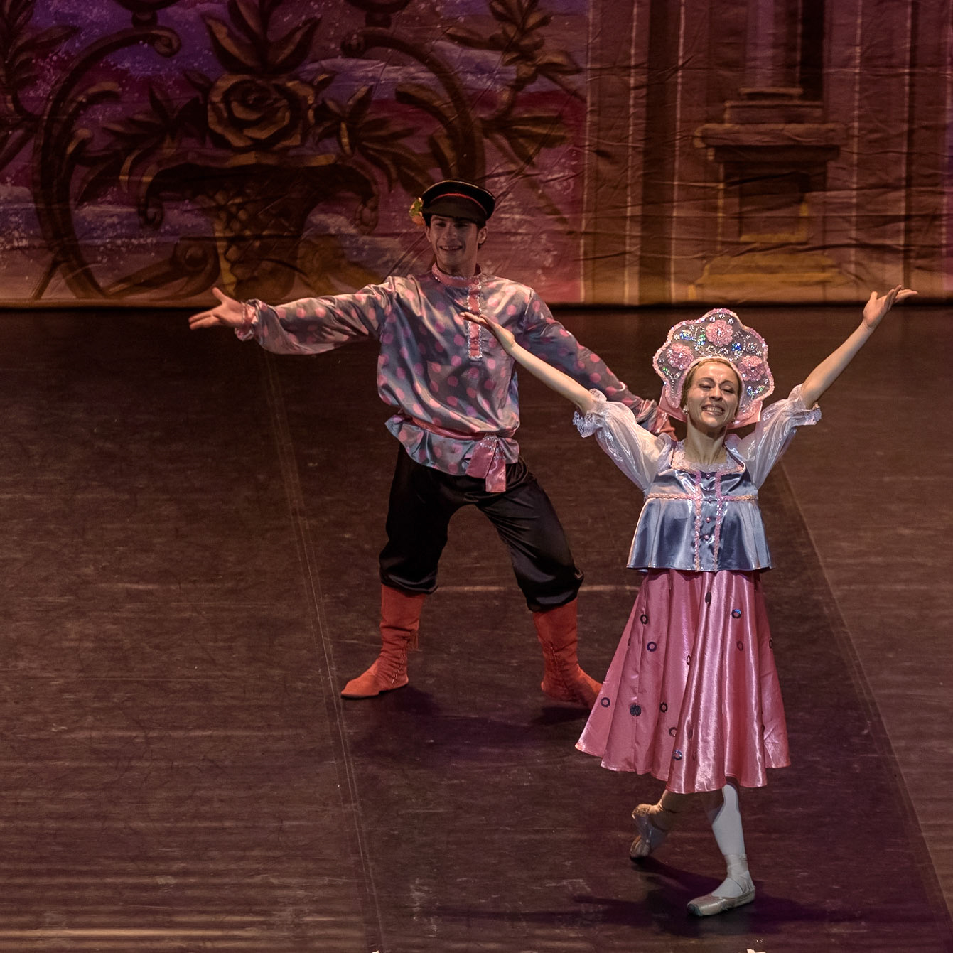 Bolshoi Ballet @bolshoi_theatre  performing "The Nutcracker" at @teatrenacional "Teatre Nacional de Catalunya"