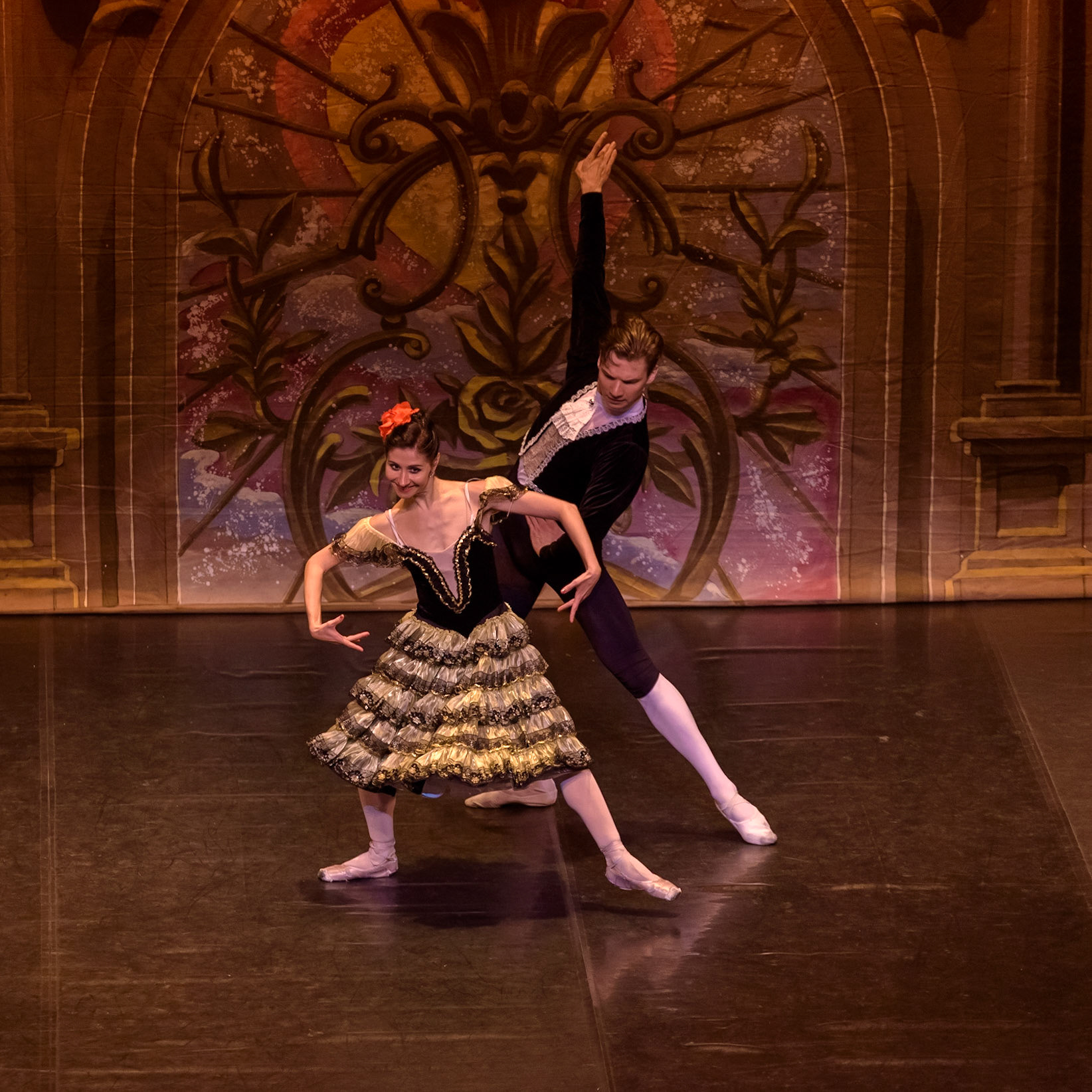 Bolshoi Ballet @bolshoi_theatre  performing "The Nutcracker" at @teatrenacional "Teatre Nacional de Catalunya"