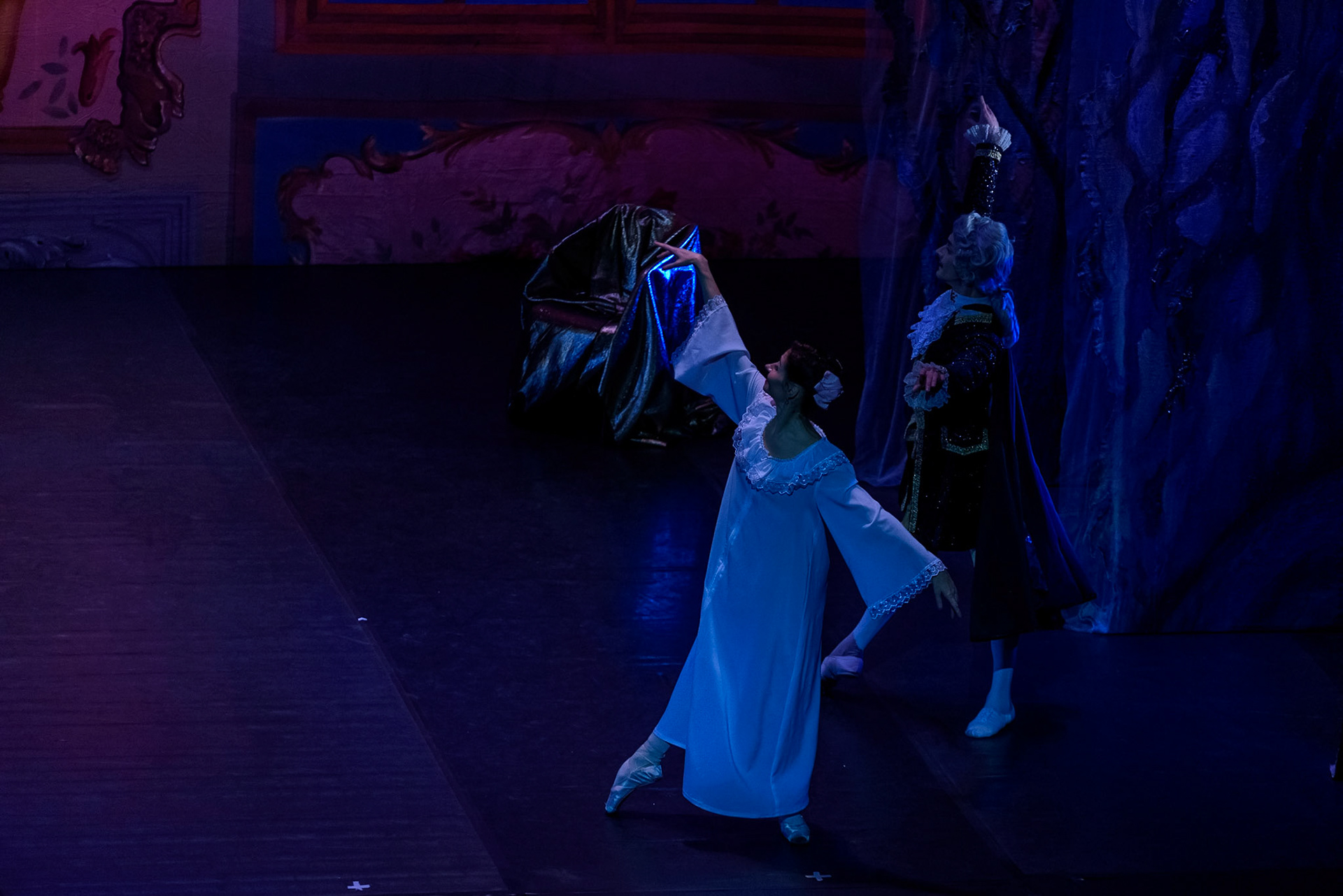 Bolshoi Ballet @bolshoi_theatre  performing "The Nutcracker" at @teatrenacional "Teatre Nacional de Catalunya"