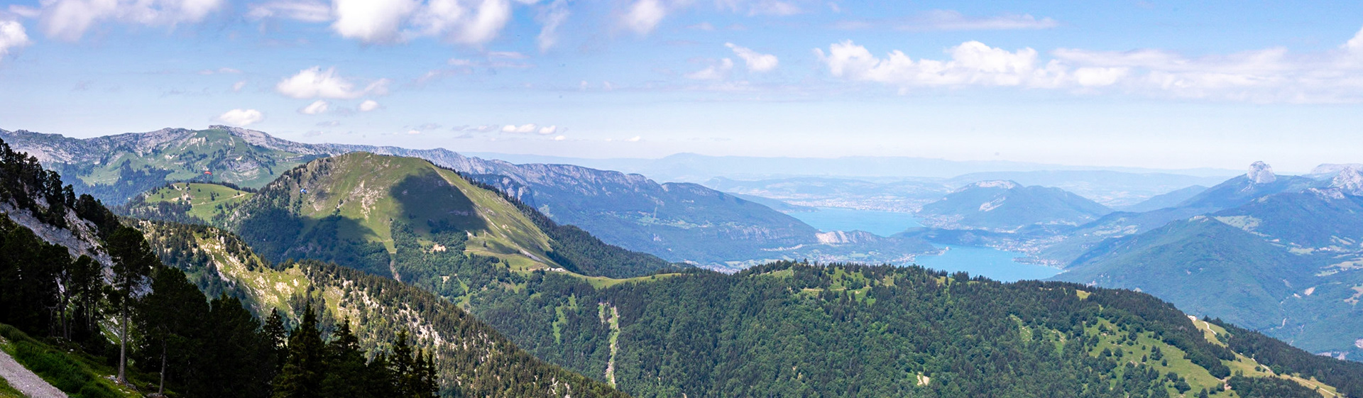 Entre montagne et lacs