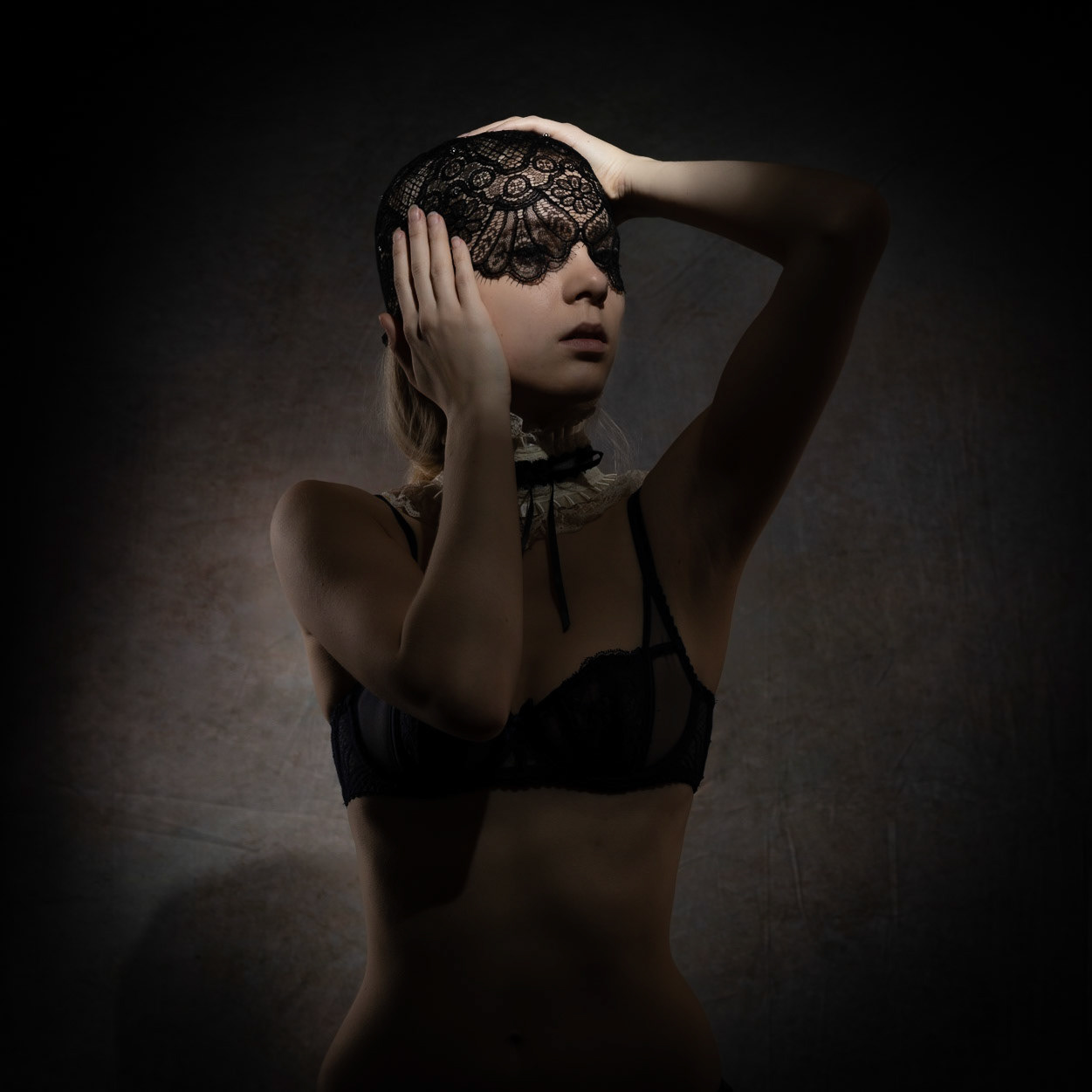 Model: Emely