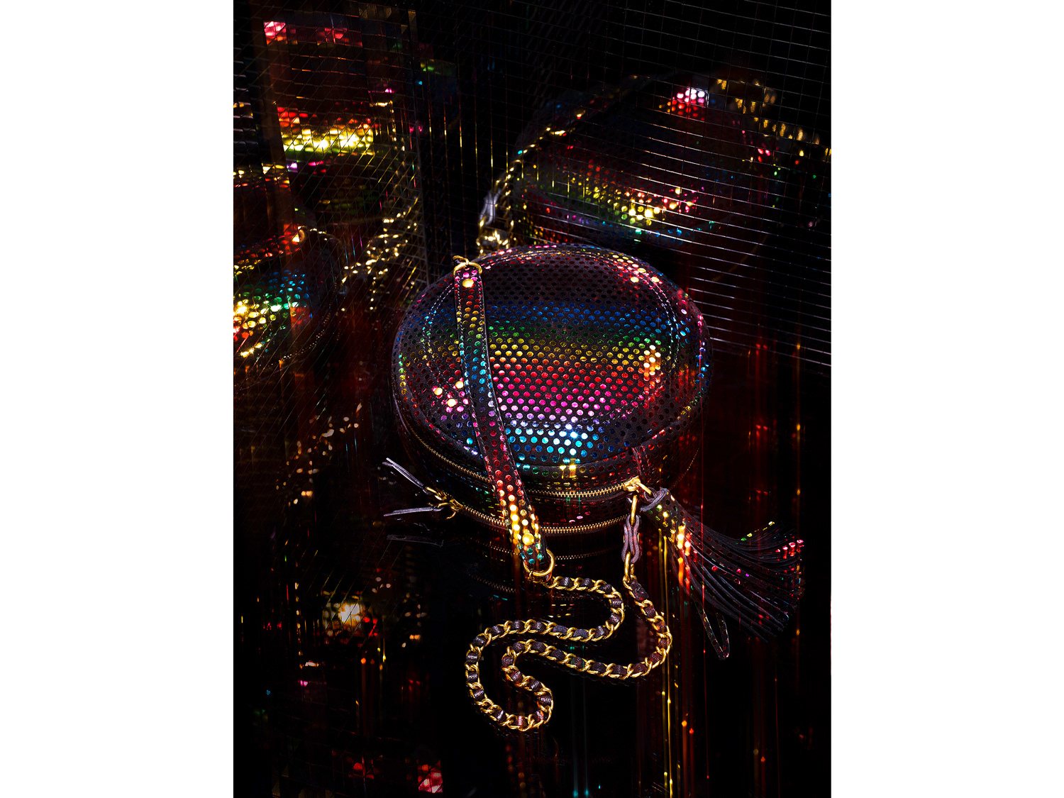 Still life photography, Palast photographie, fashion editorial with Jérome Dreyfus bag in reflective environment, Paris, France