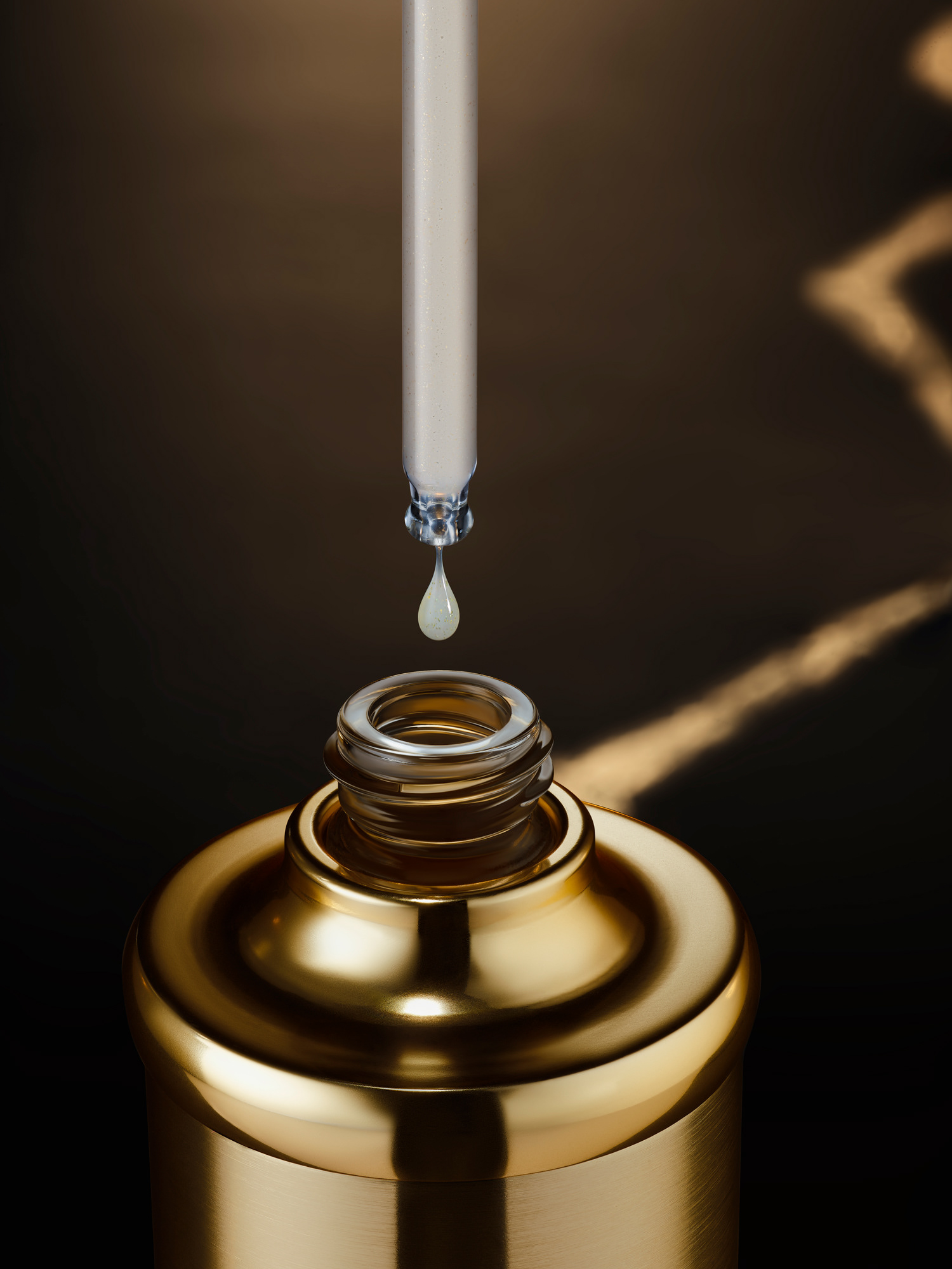 PALAST - Still life photo La Prairie Cosmetics, Pure gold product range, texture Julie chanut Bombard