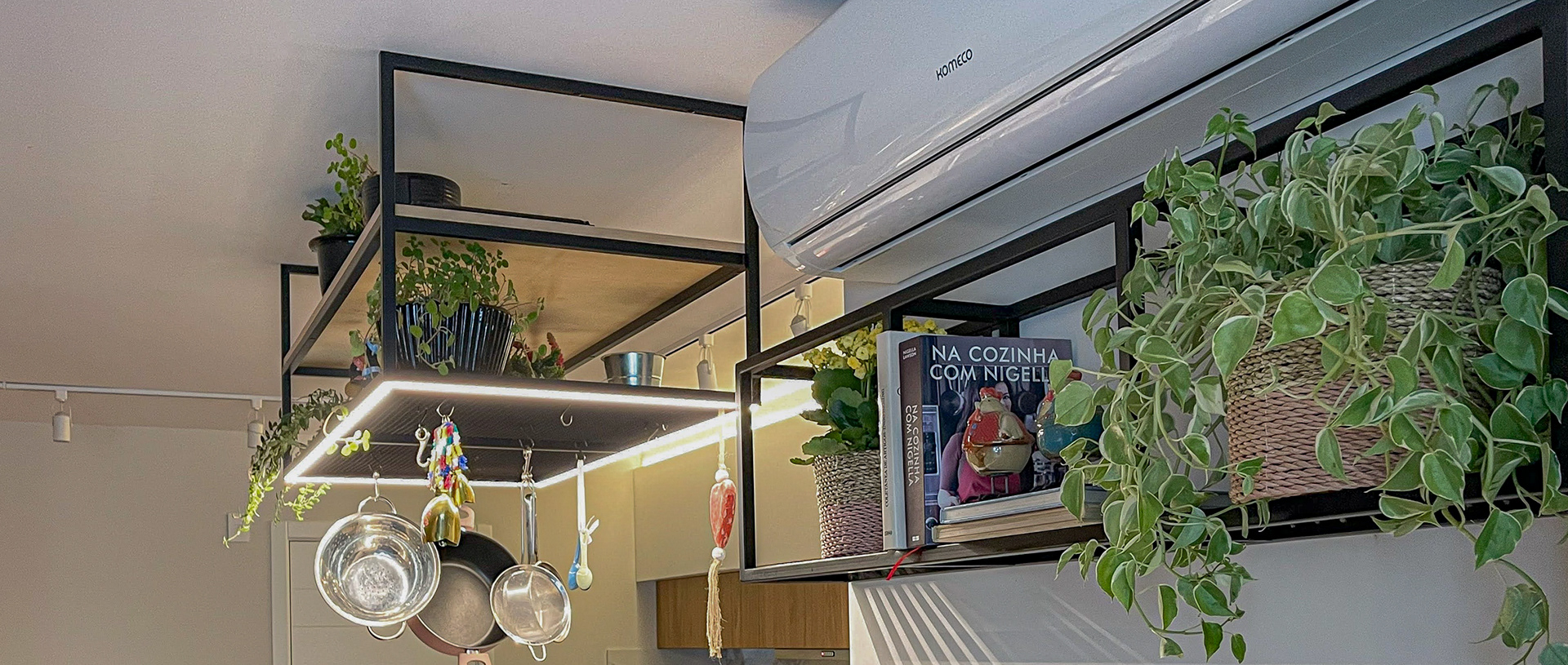 AERIAL MOBILE + POT RACK