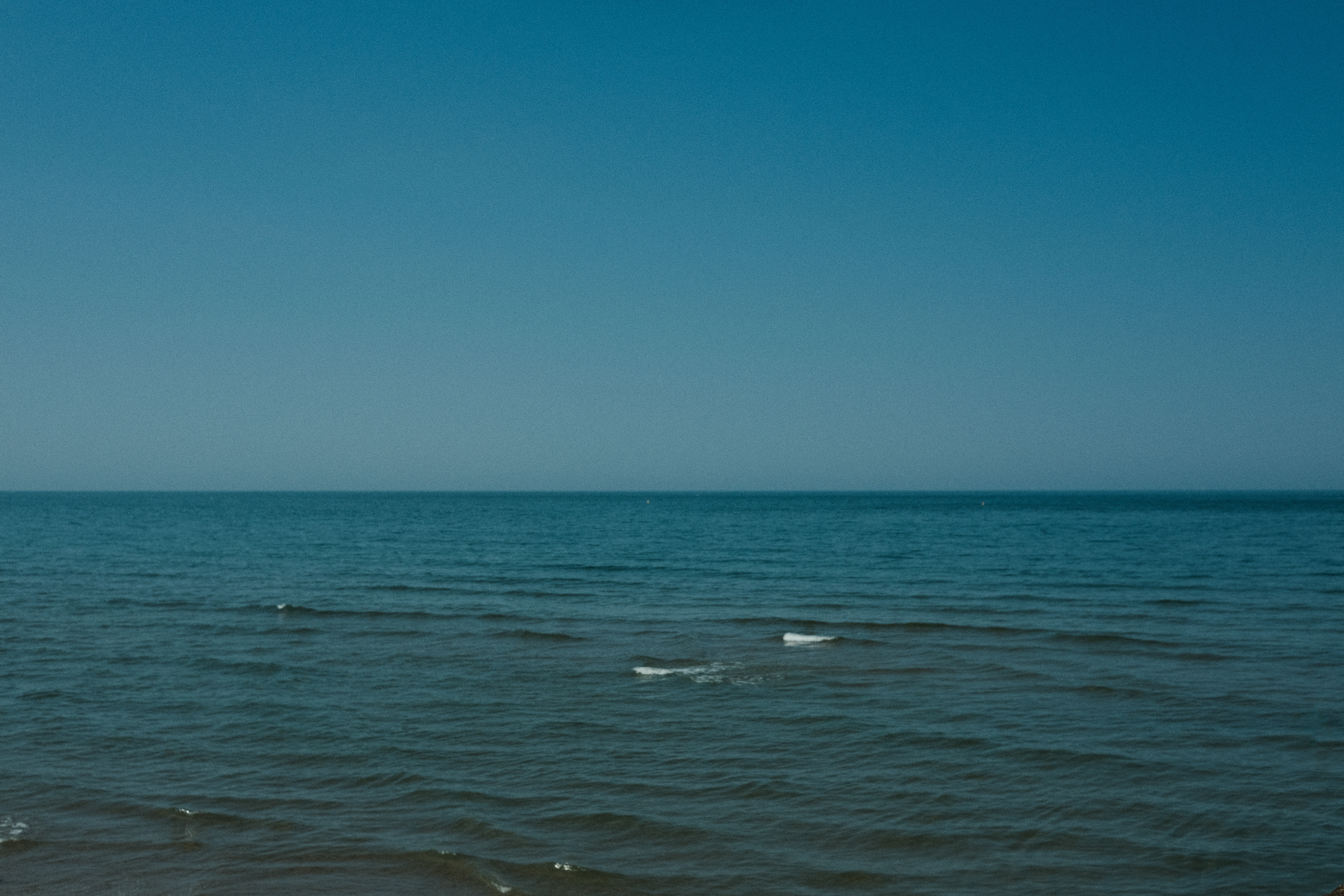 shot on - fujifilm xe4