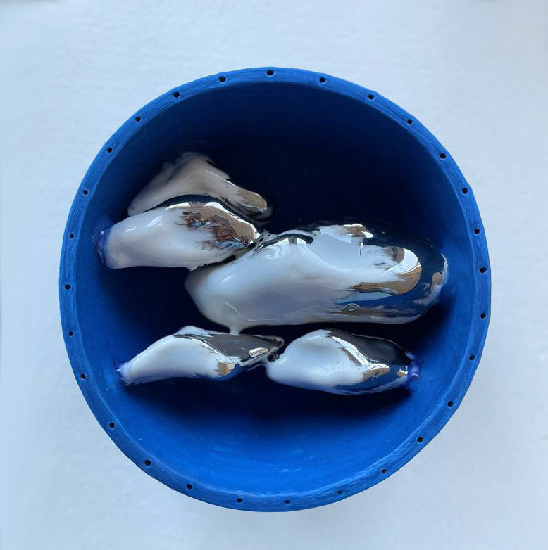 "Inside of days" stoneware, slip&overglaze, R:25 cm,1200 °C, 2023