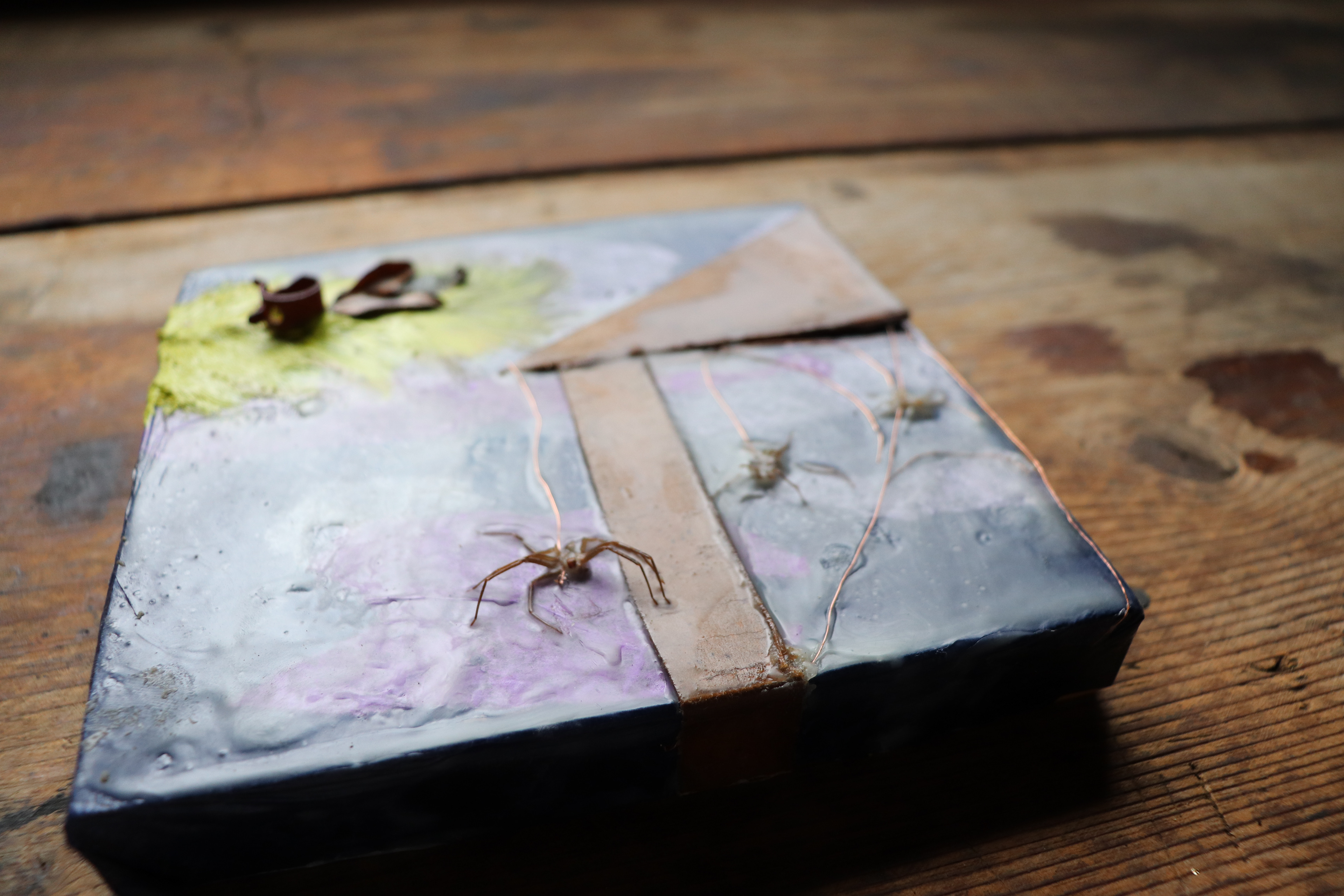 Night Air Spider and Wire Detail