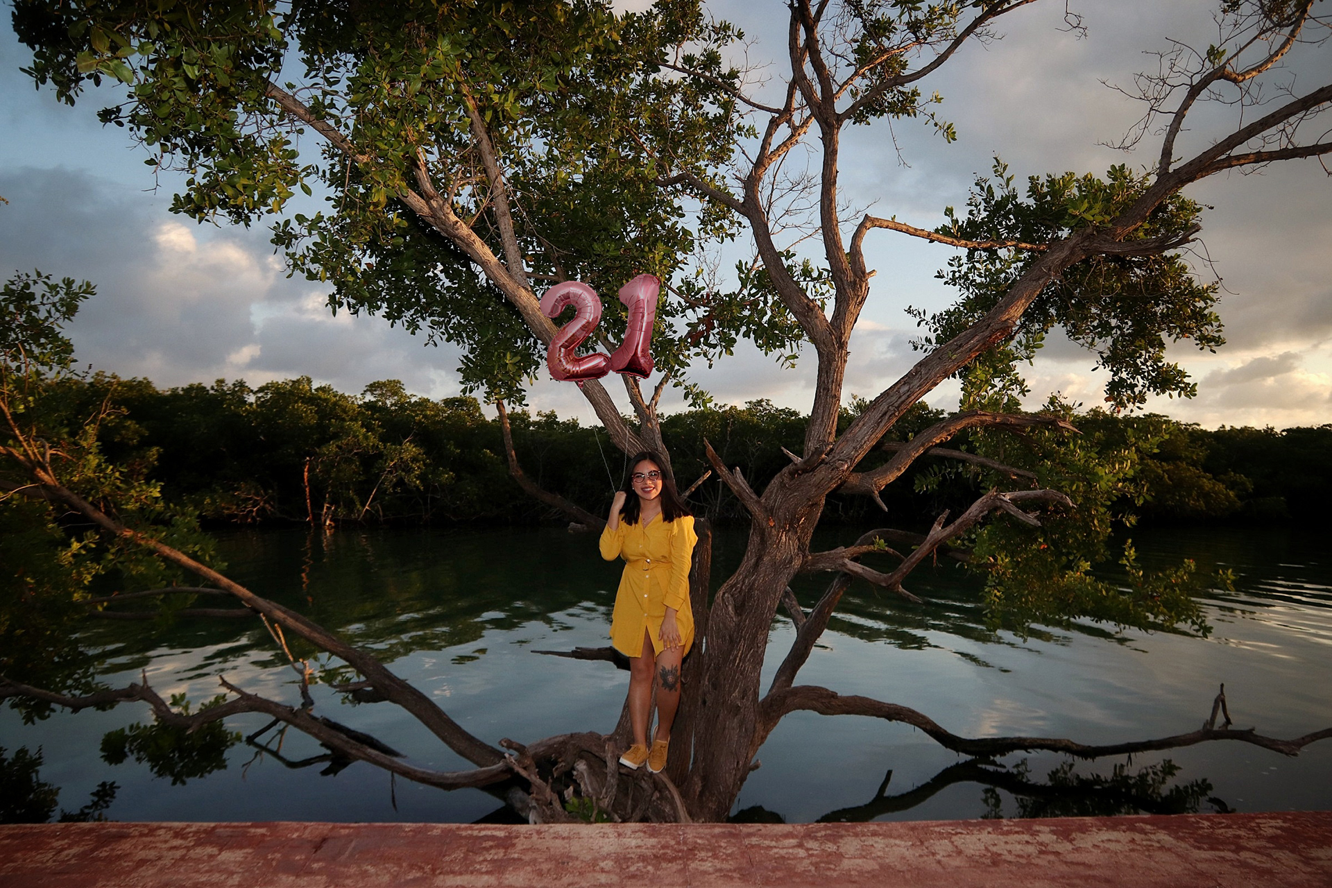 Foto Retrato de cumpleaños la laguna Nichupté, jardín del arte, Cancún