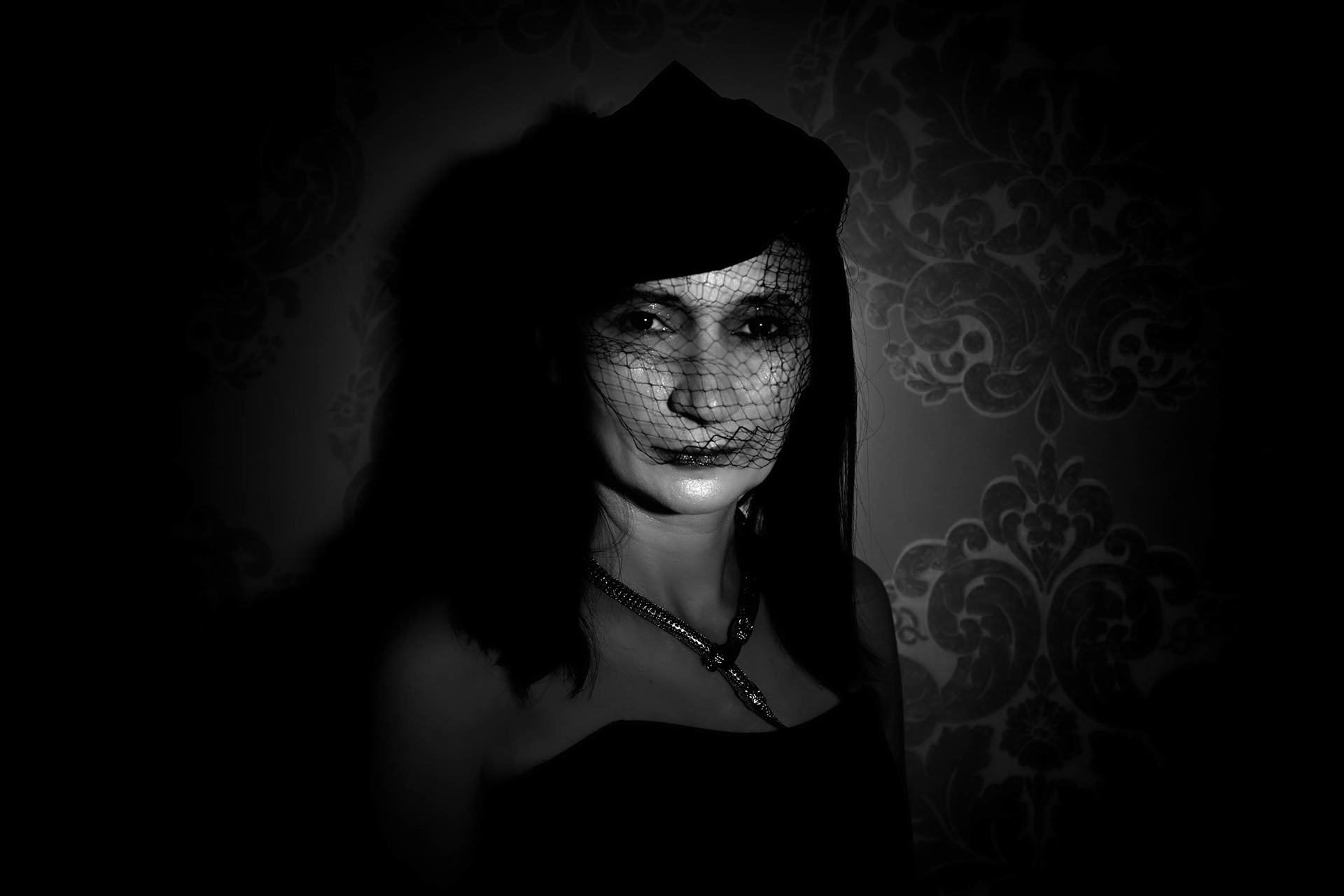 ©  2025 Armen Saroyan, Gothic Vampire 