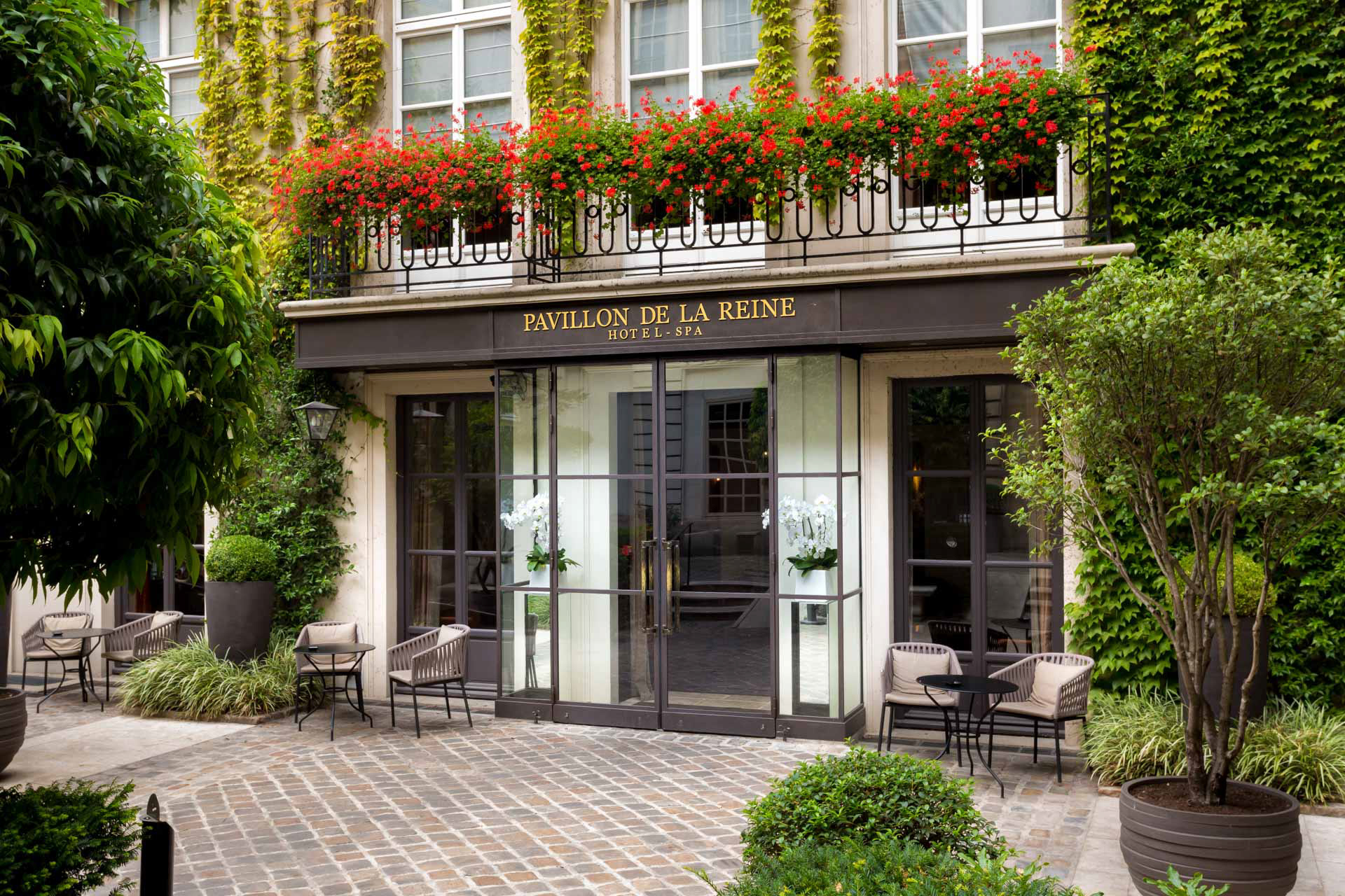 La devanture vitrine de l'hotel