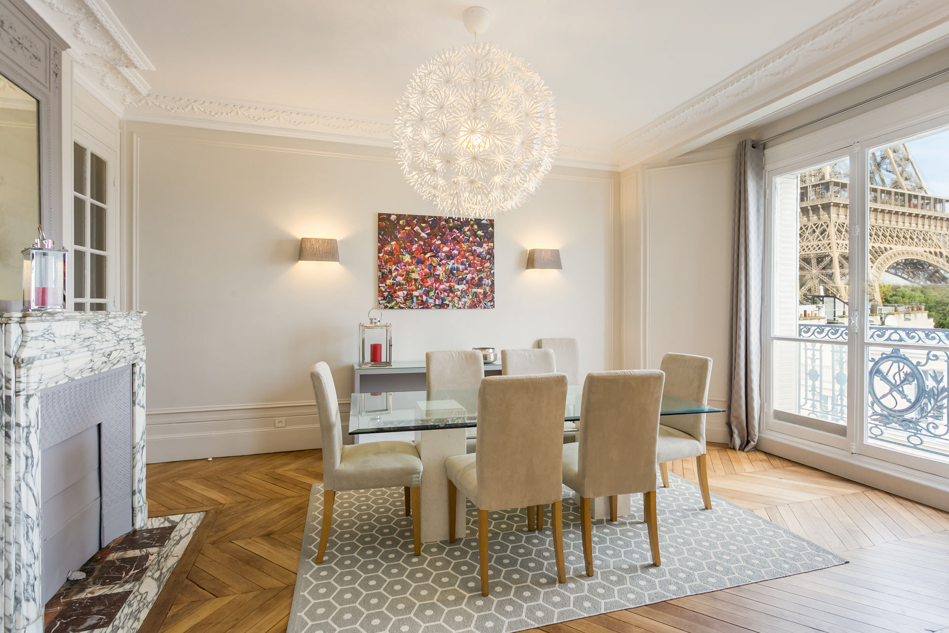 Salle a manger vue tour Eiffel