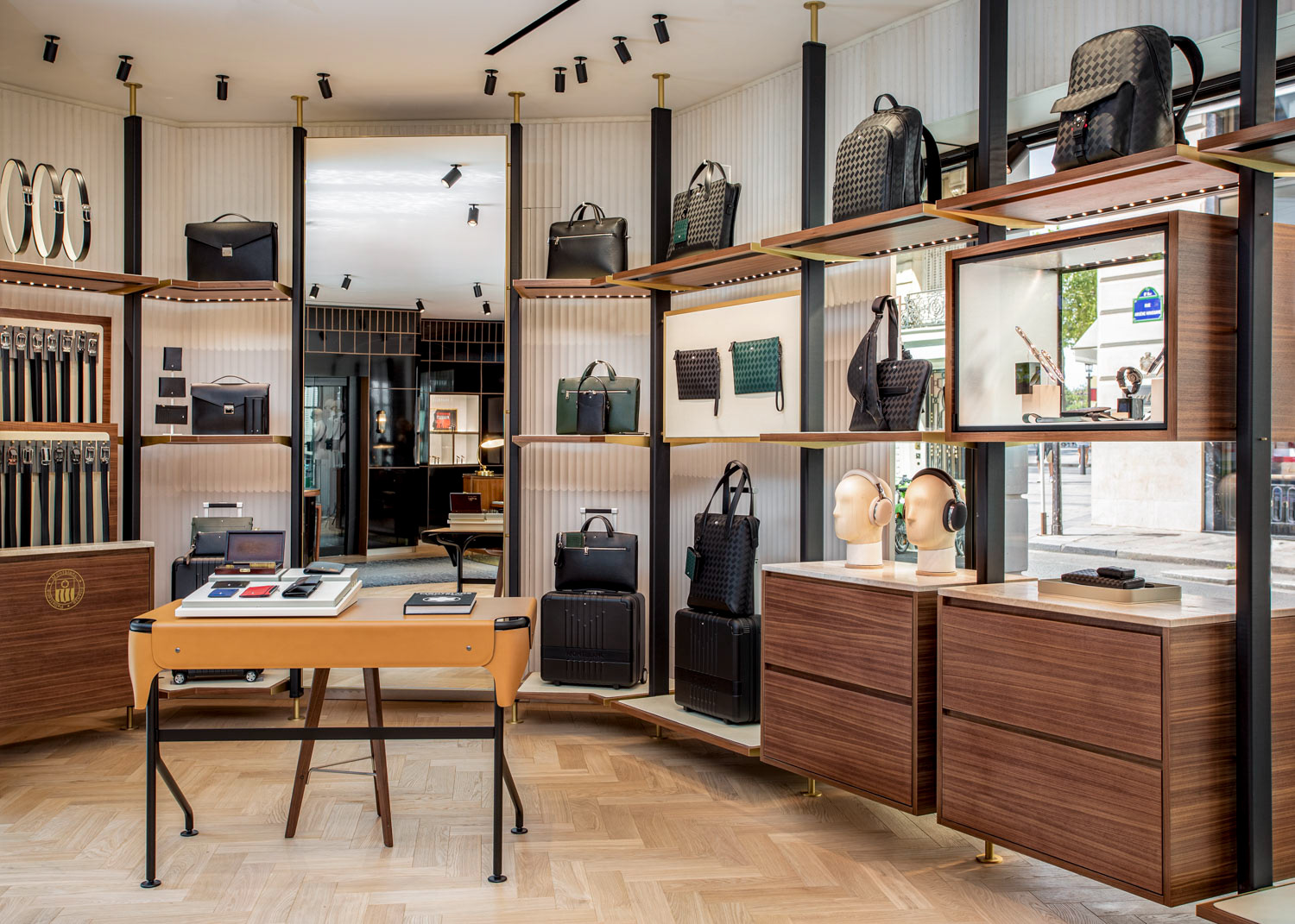 Sacs et ceintures : la maroquinerie Montblanc