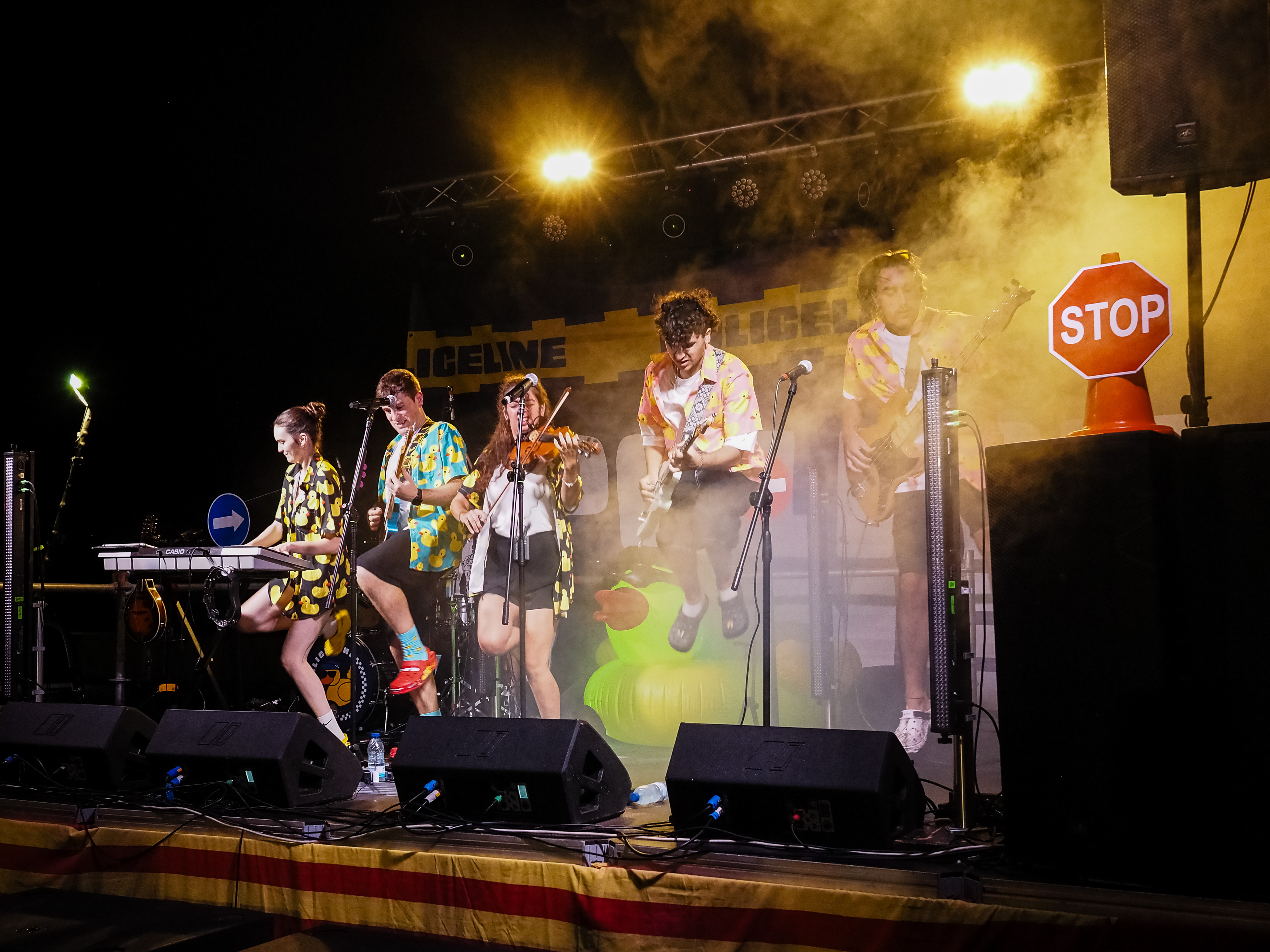 POLICE LINE EN LAS FIESTAS DE CAN GORDEI