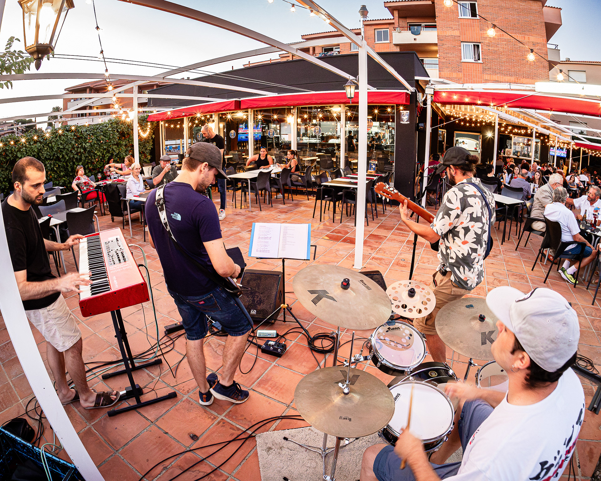 MUY STONE EN COMARRUGA