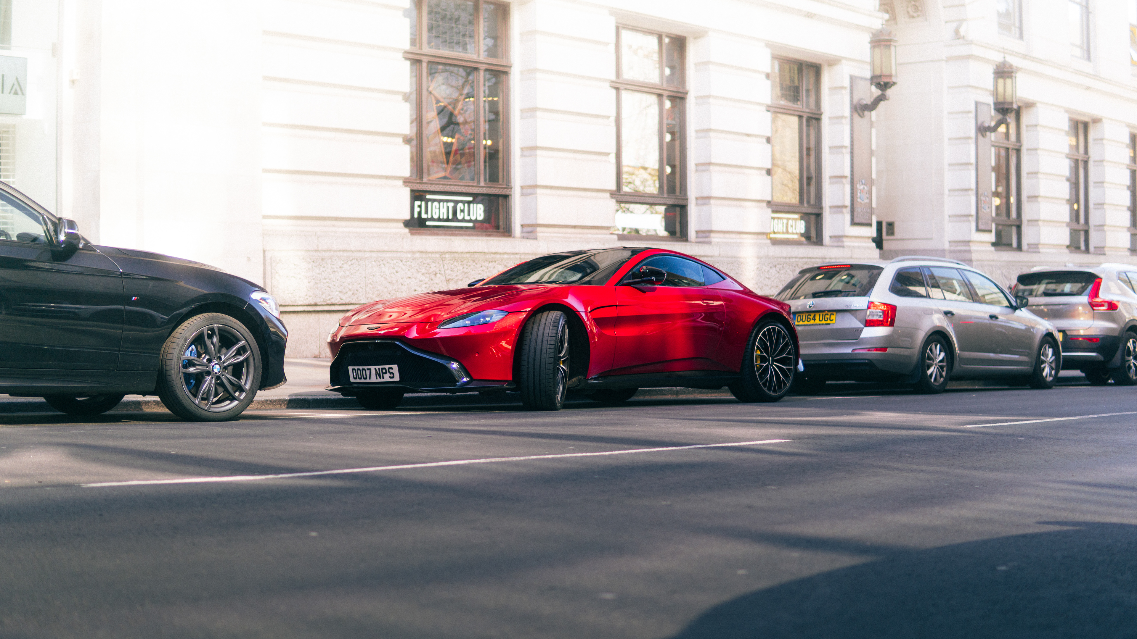 Aston Martin Vantage V8