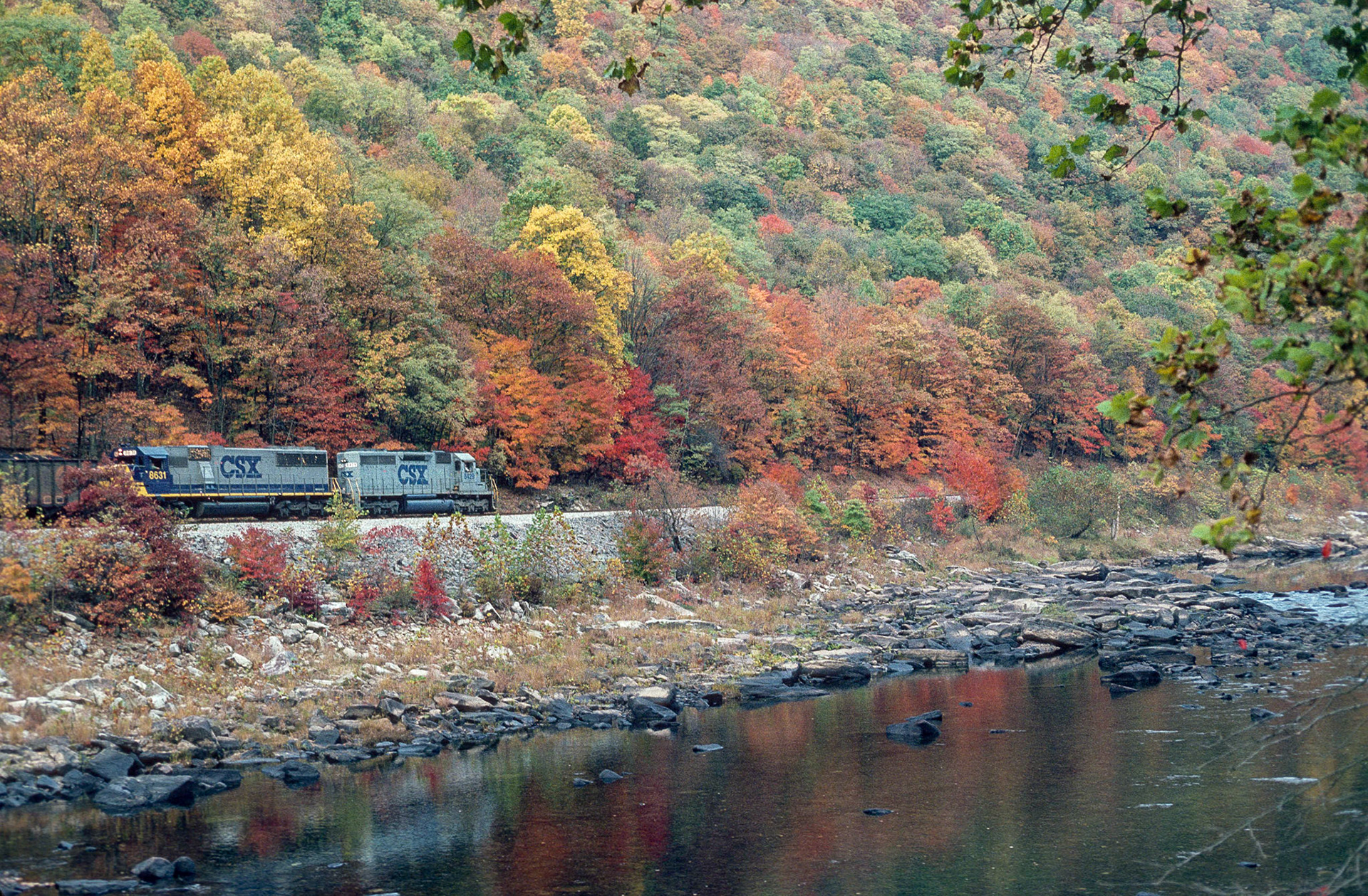 CSX (B&O),Mountain Div., Kingwood S.D.; 15 Oct. 1992; B/t Patriot Coal Co. & Rowlesburg, WV, along WV 72