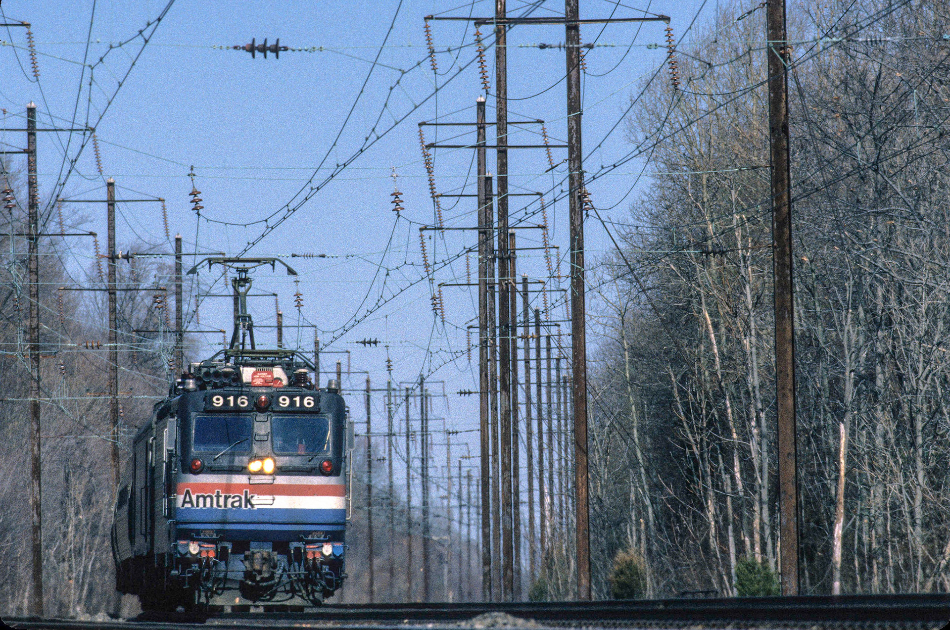 Amtrak (PRR NEC), Feb. 25, 1996 e/b @ Deans, NJ, MP 39.5