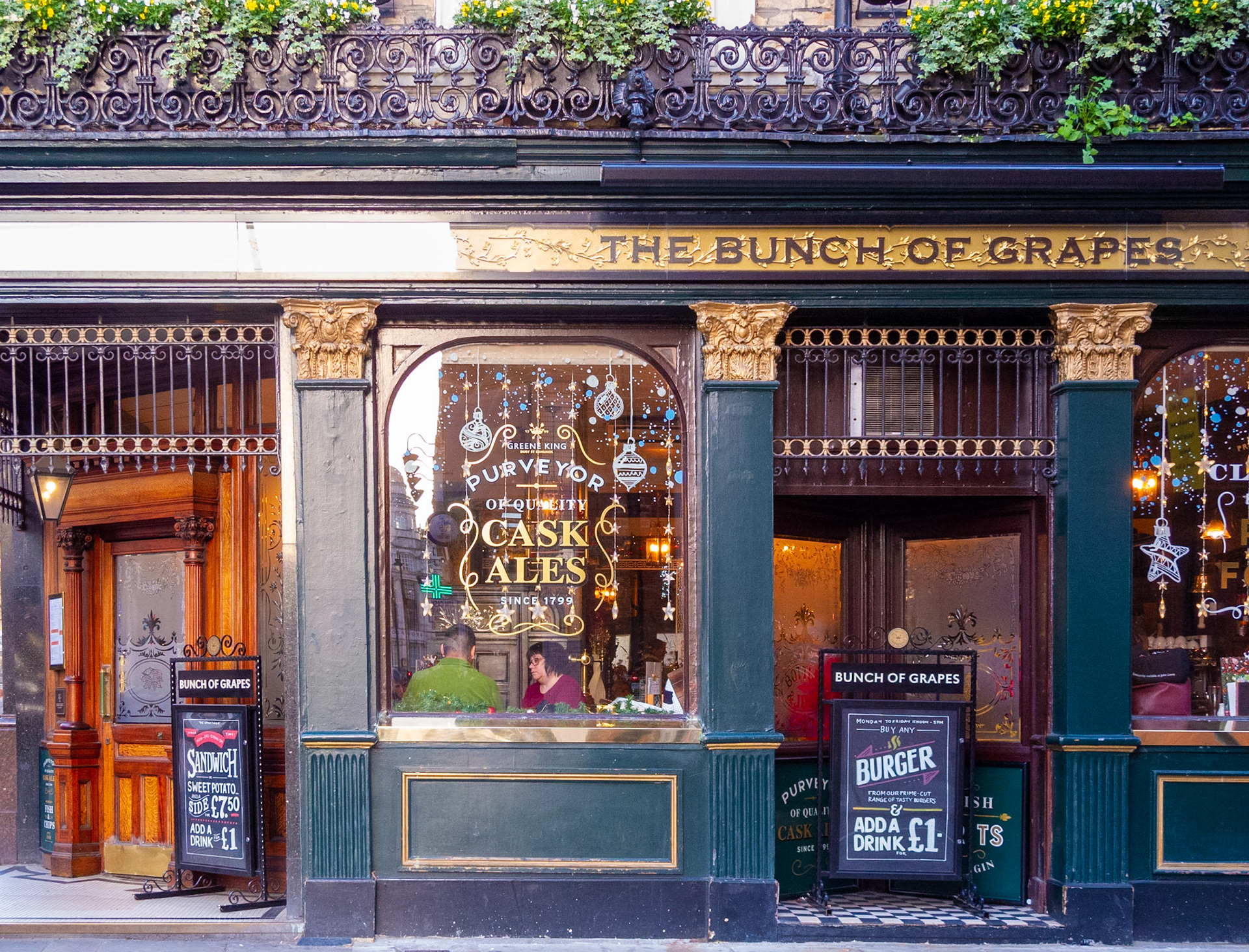 Pub on Brompton Road, 2018