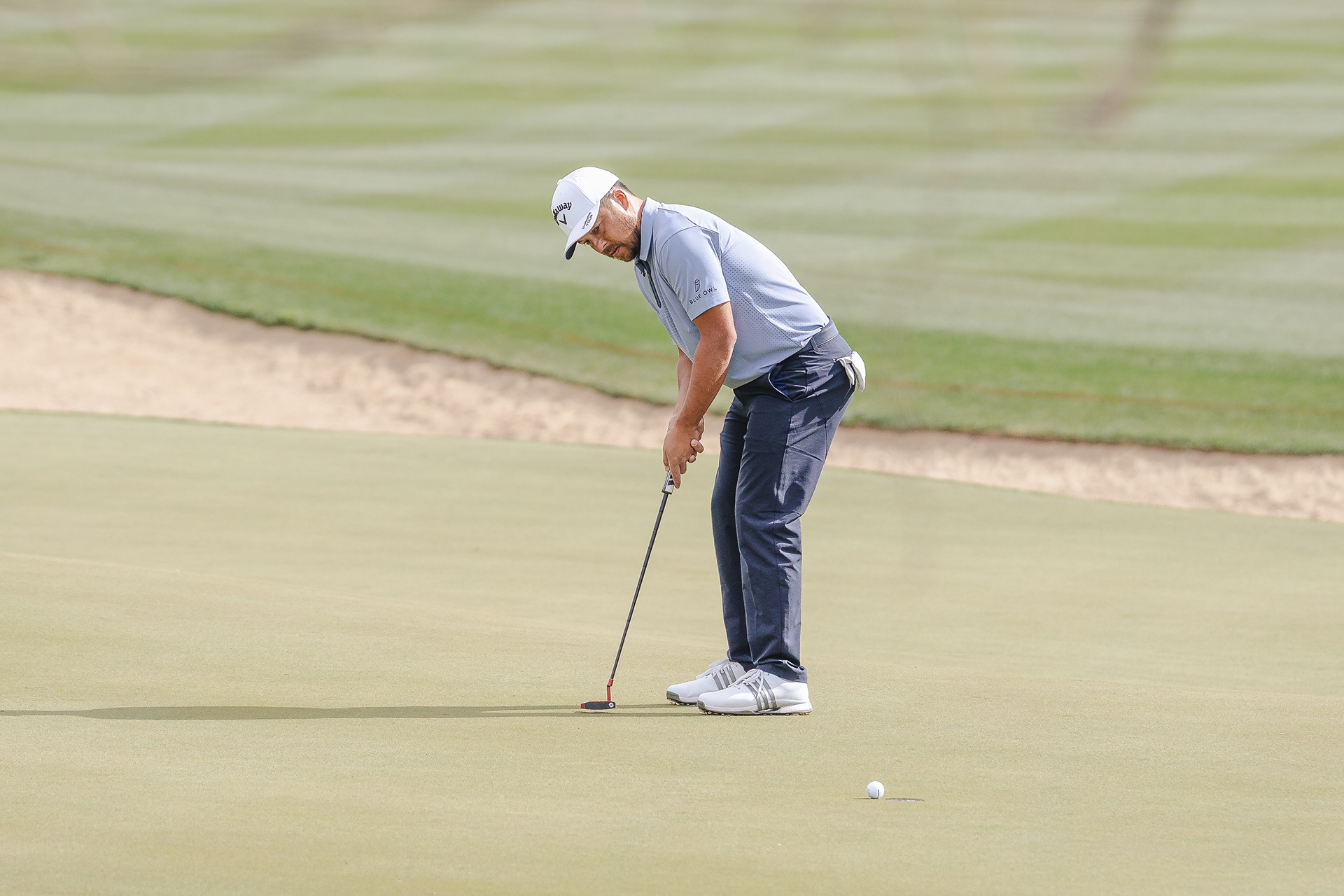  Xander Schauffele watches his putt roll towards the hole on the green of the 3rd hole during round one of the Waste Management Phoenix Open at TPC Scottsdale on Thursday, February 5, 2026 in Scottsdale, Arizona.