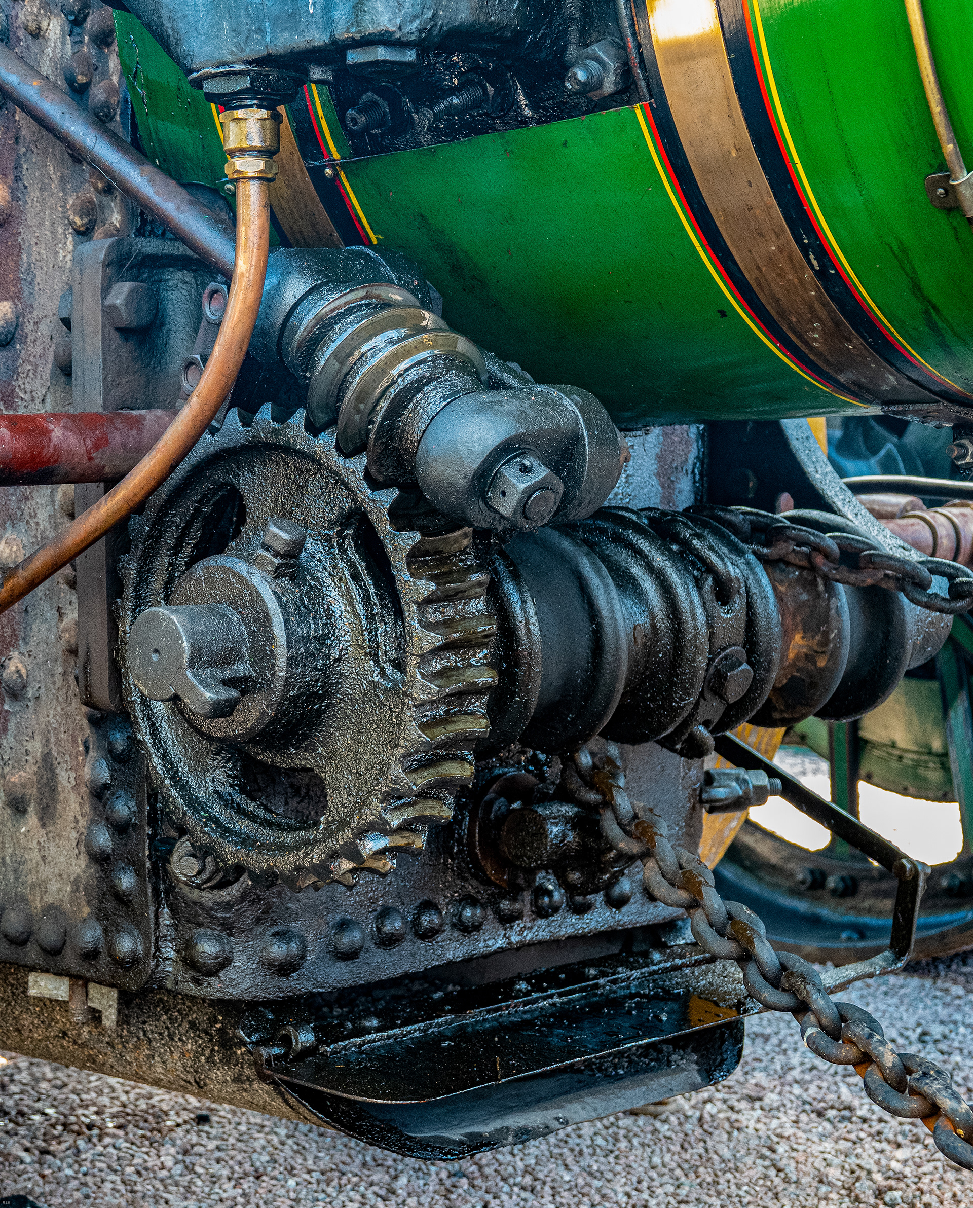Traction engine steering