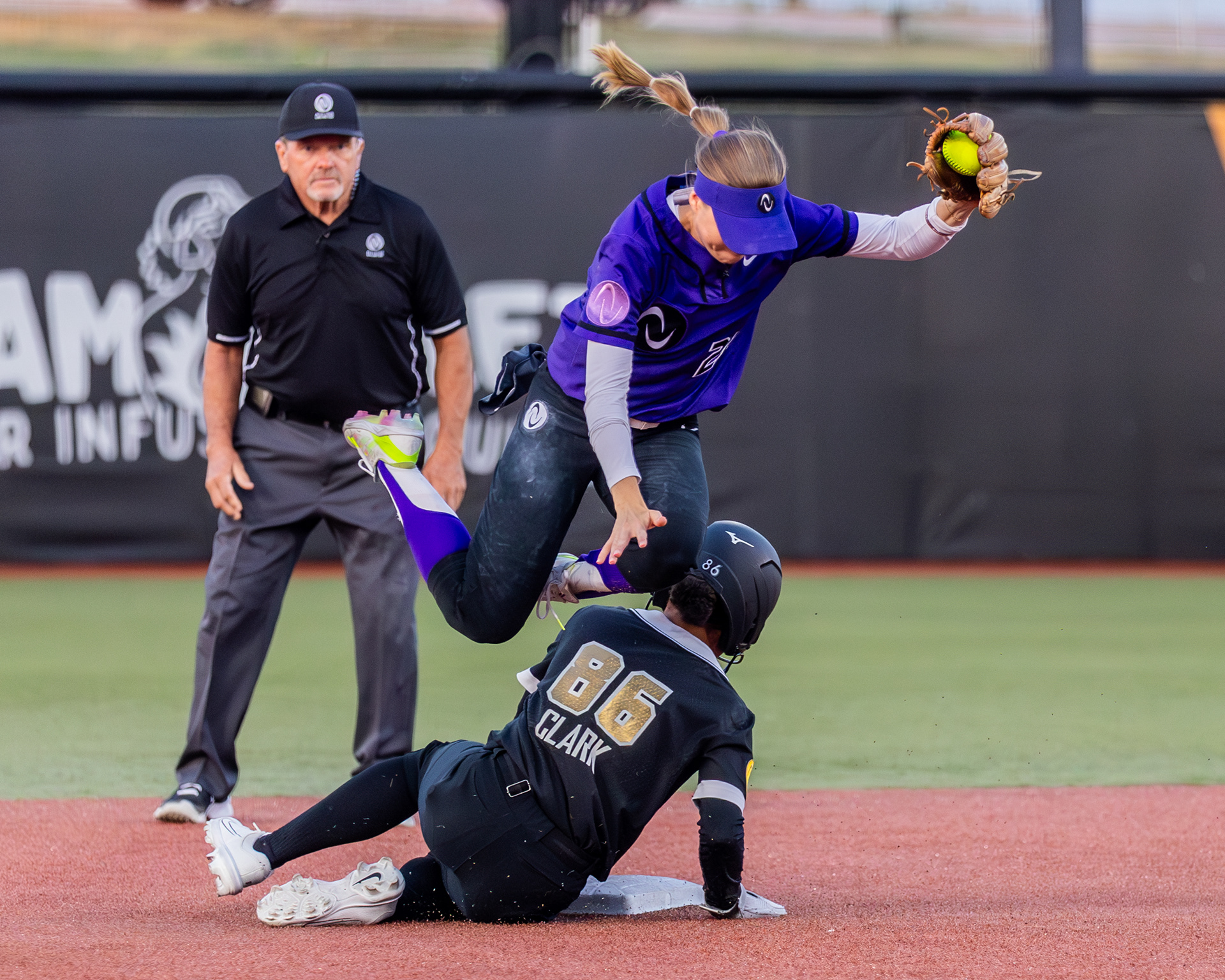 Athletes Unlimited - Sis Bates