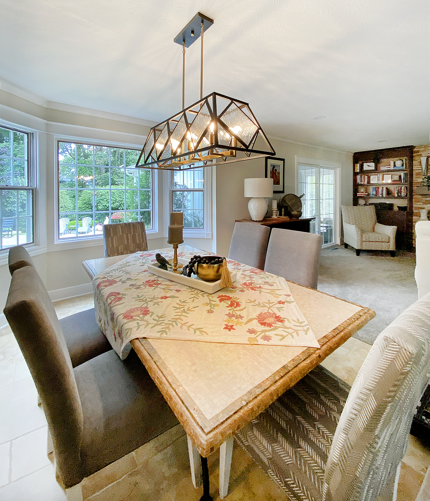 Dining with Bay Window