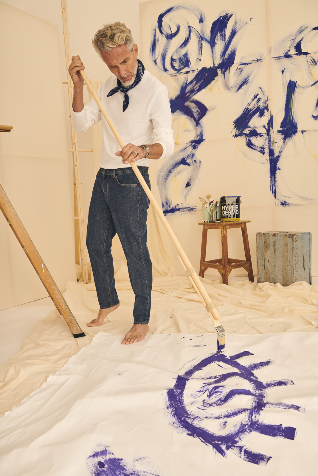 Client: BSETTECENTO Agency: DIRECT CLIENT | Celebrated creativity with a conceptual shoot inside an artist’s studio, capturing a group of painters mid-process to reflect Bsettecento’s dedication to craftsmanship and innovation.