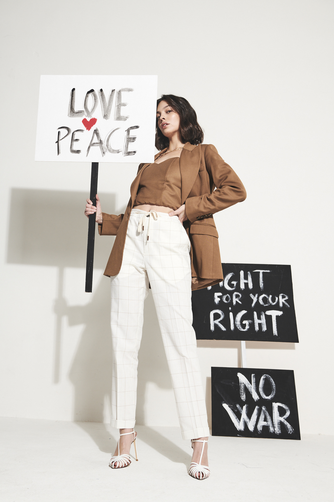 Client: BSETTECENTO Agency: DIRECT CLIENT | Highlighted individuality through a multi-subject campaign, portraying diverse characters—like a videographer, basketball enthusiast, and anime lover—each embodying their unique passions alongside Bsettecento’s style.