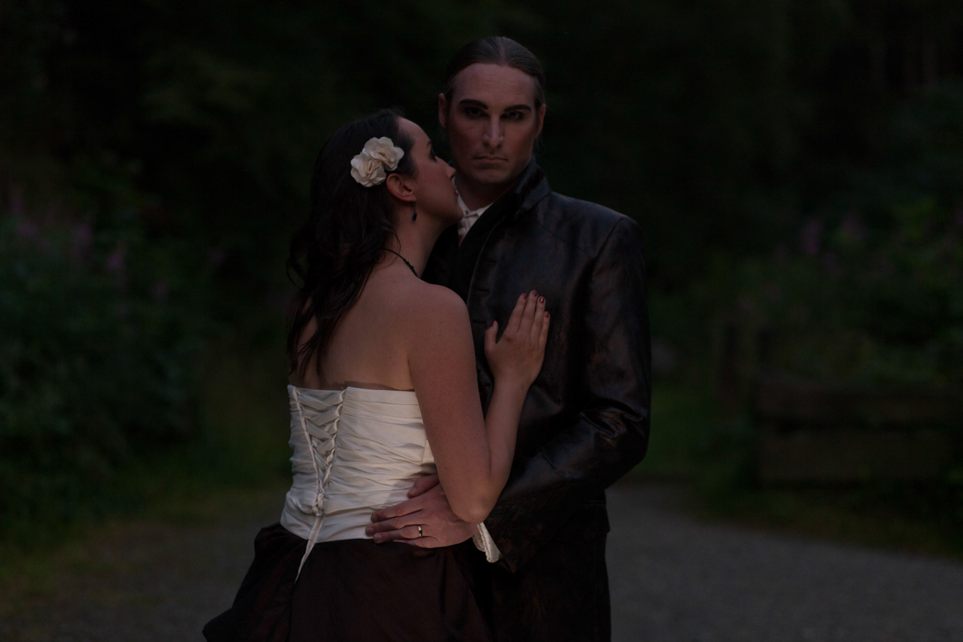 Shooting vom 3. August 2013 am Radau Wasserfall bei Bad Harzburg.
Auswahl Kunde für die Weiterbearbeitung.
Vampire Style best of