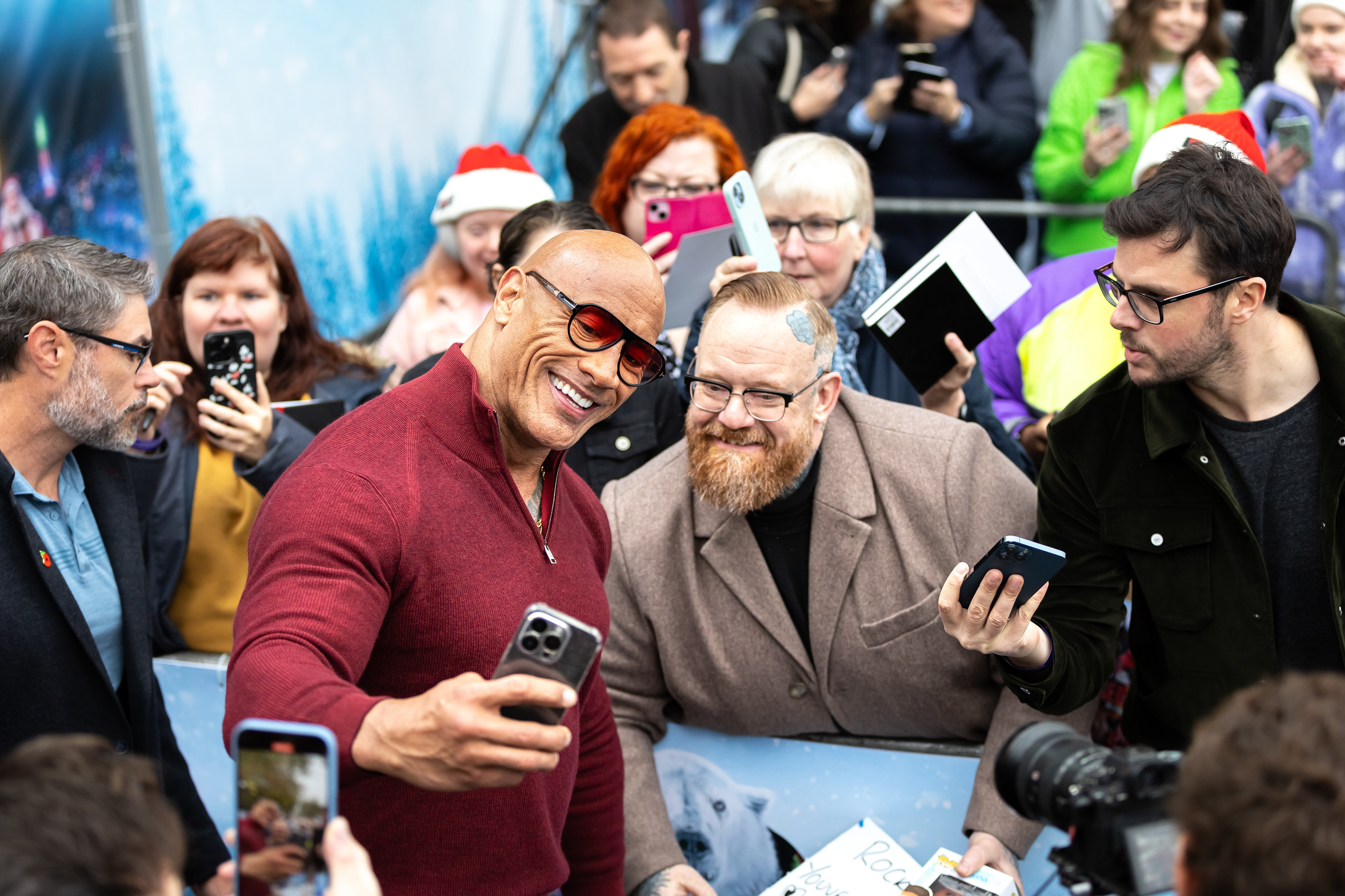 Dwayne Johnson & Fans
