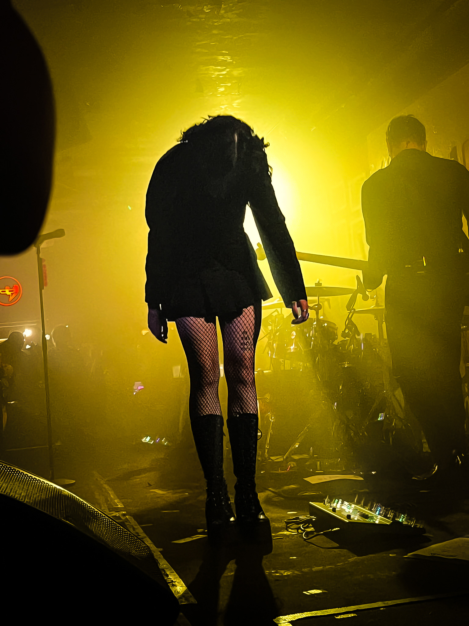 Pale waves