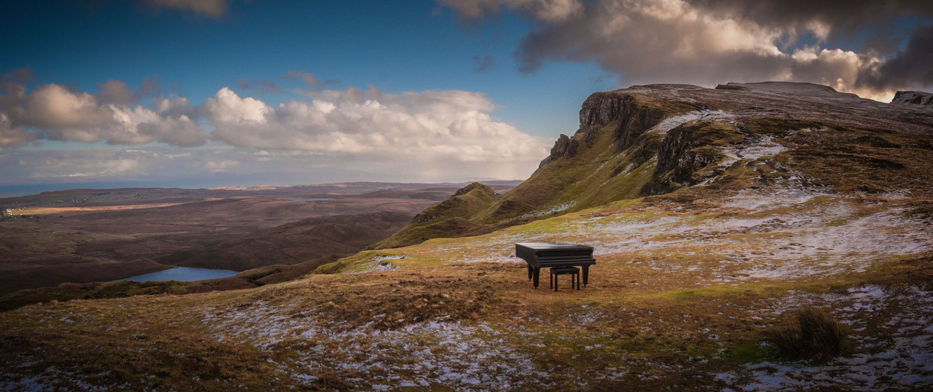 The Piano on the Round Fold