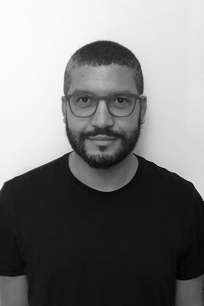 Portrait of Bruno Machado (Brunothecloud) on the Contact page of his portfolio website